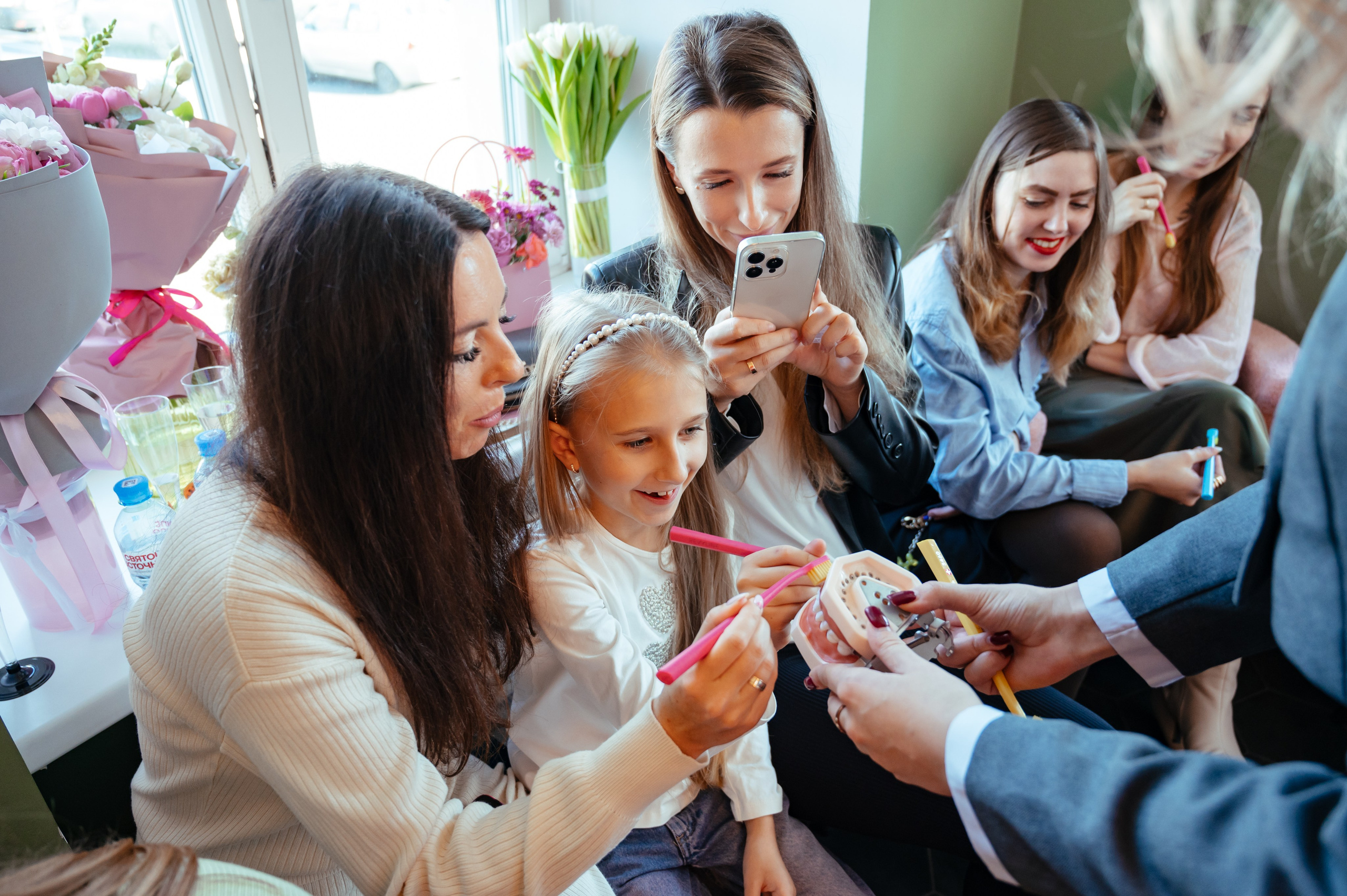 Открытие стоматологии Smile Is. Анастасия Петрович фотограф, фотокорреспондент в Москве и Санкт-Петербурге. Фотосъёмка репортажа, мероприятия, корпоративная съёмка, контент