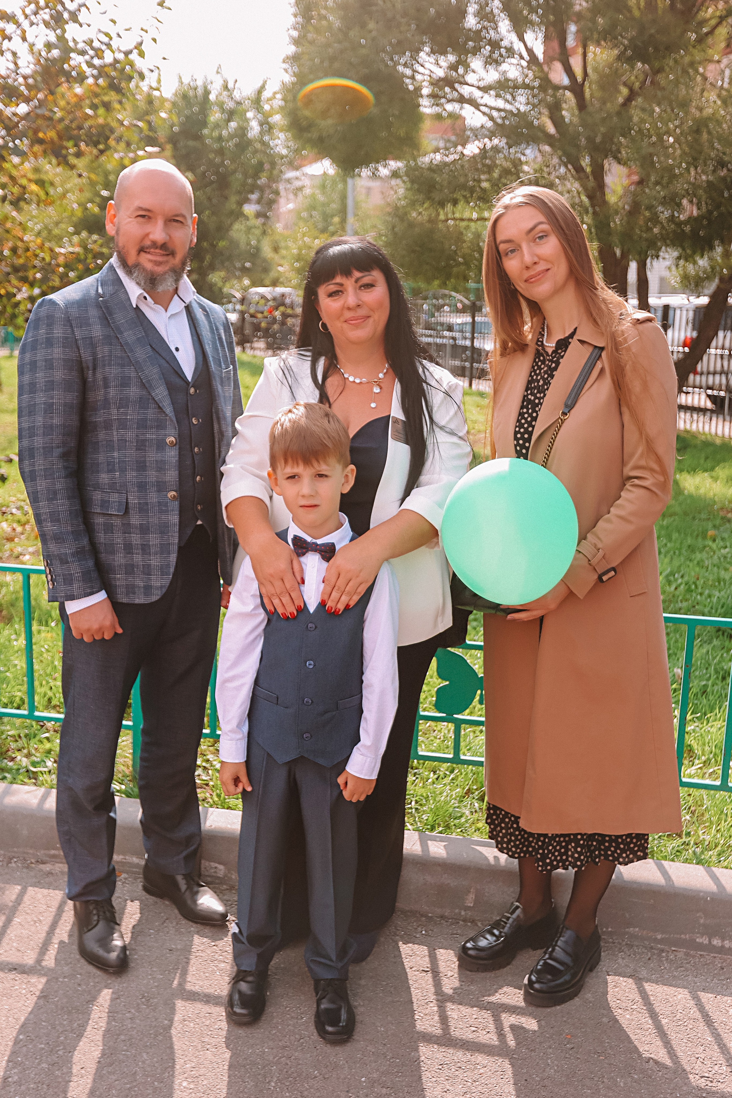 1 сентября линейка+кл час+портреты. Семейный фотограф Тюмень, фотограф на роды Салмина Мария