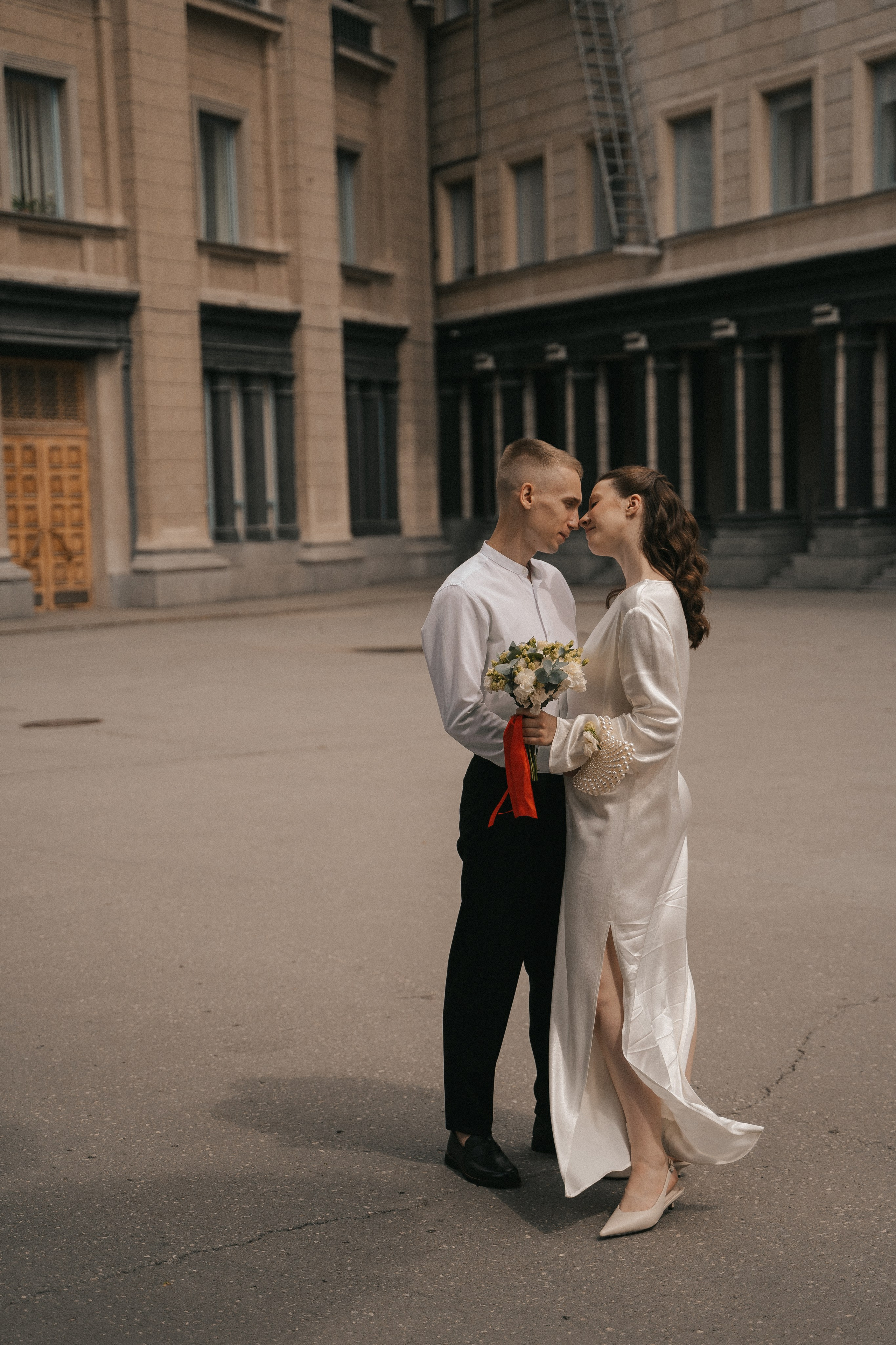 Никита и Аня в городе. Семейный, портретный фотограф Новосибирск. Оля Адова