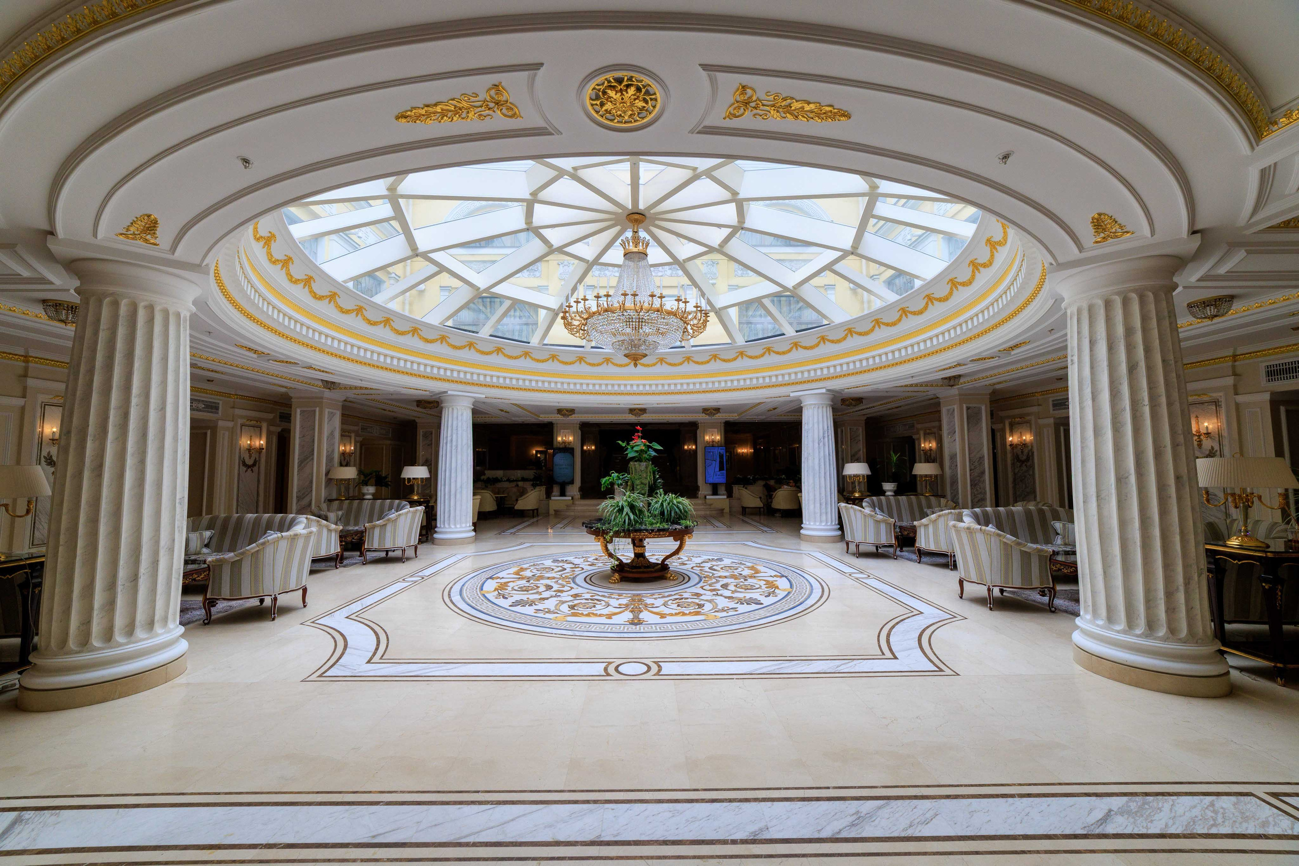 Лучшие локации для свадебной фотосессии в СПб - работа фотографа.