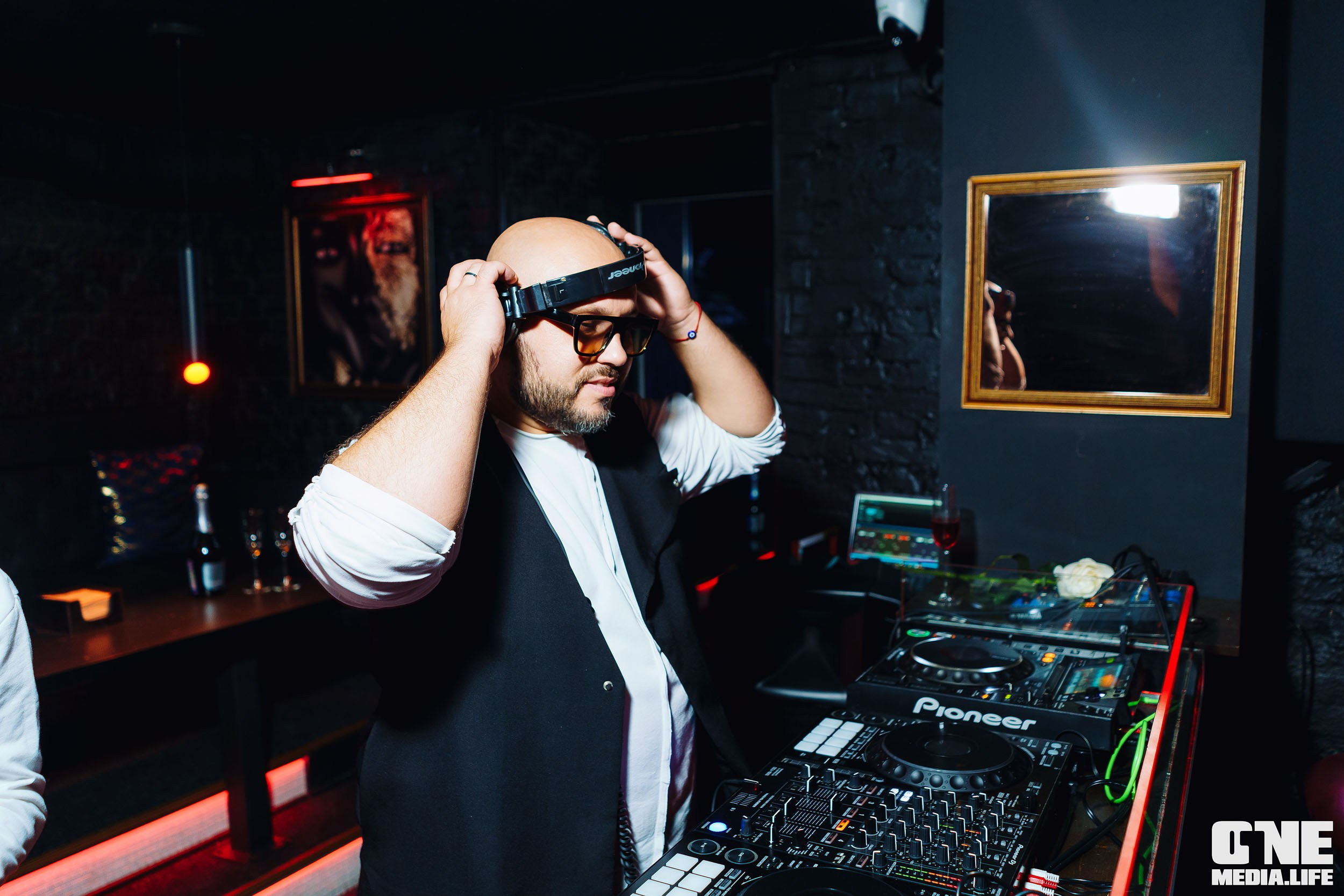 Фоторепортаж из Secret bar. One Media Life: фоторепортажи, фотоотчеты с мероприятий и заведений