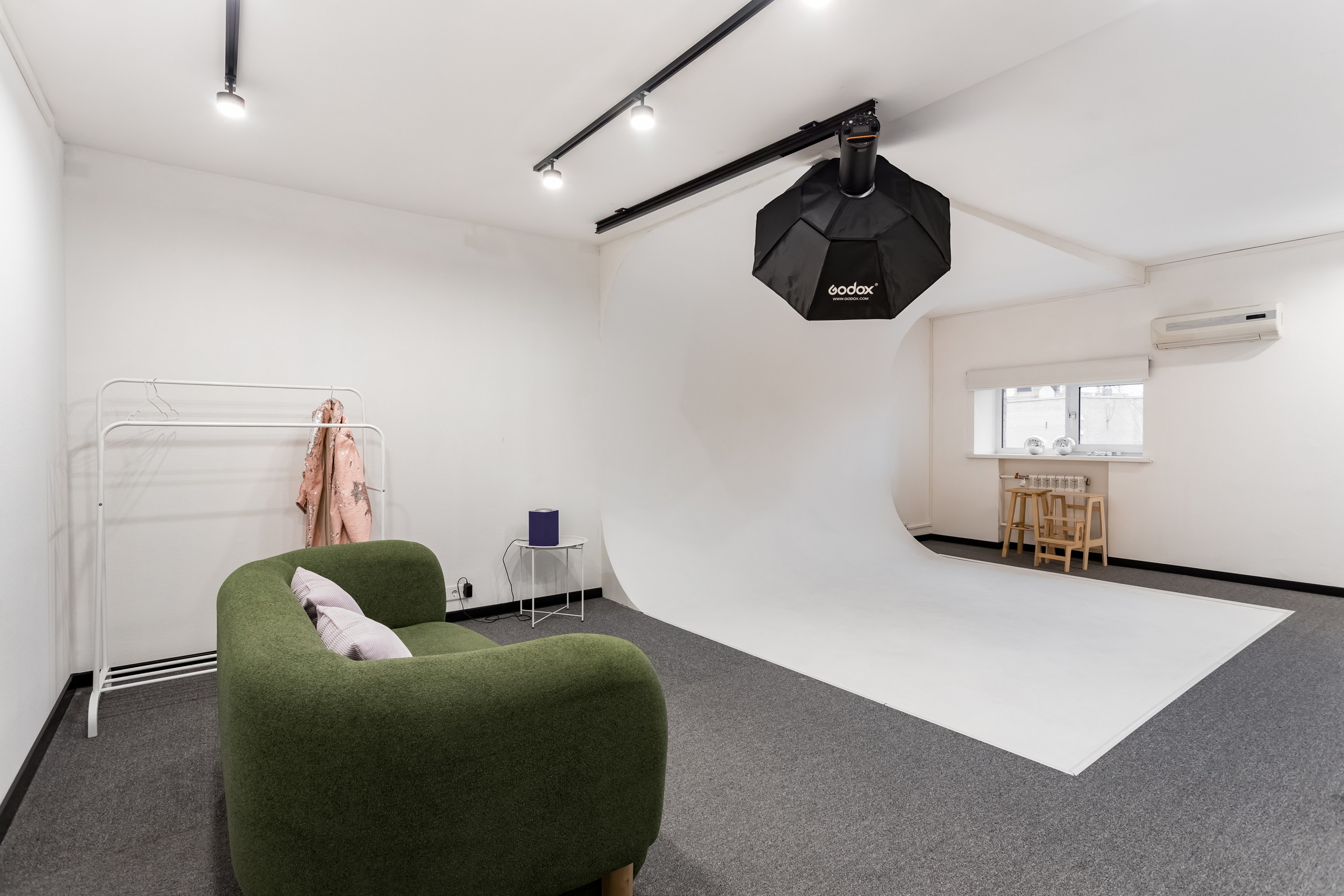 Фотостудия автопортрета Smola. Интерьеры, Контент, Портреты | Фотограф в Москве Дани Терно