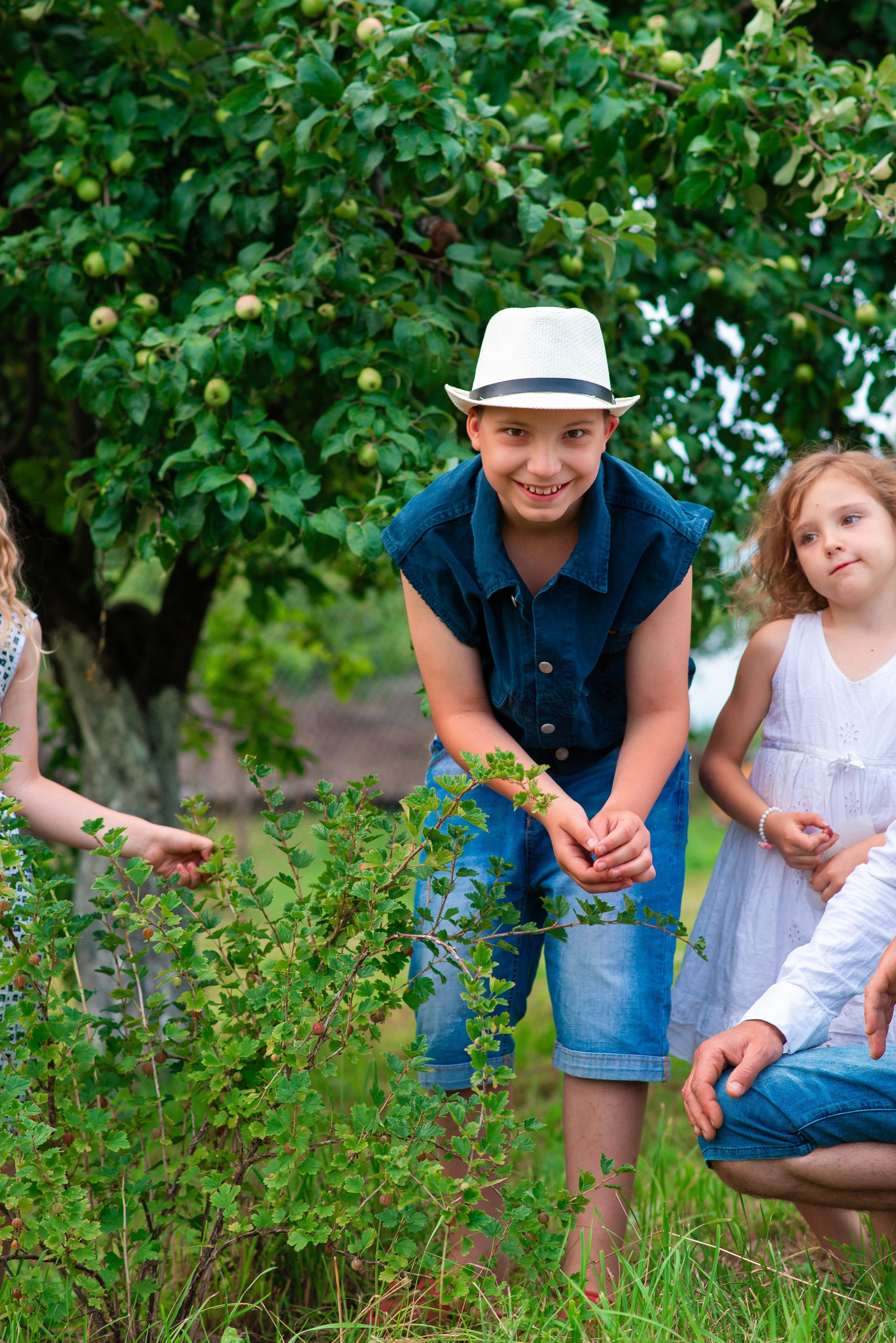 Деревенская история. Семейный фотограф на выписку из роддома и крещение Минск Настя Гришук