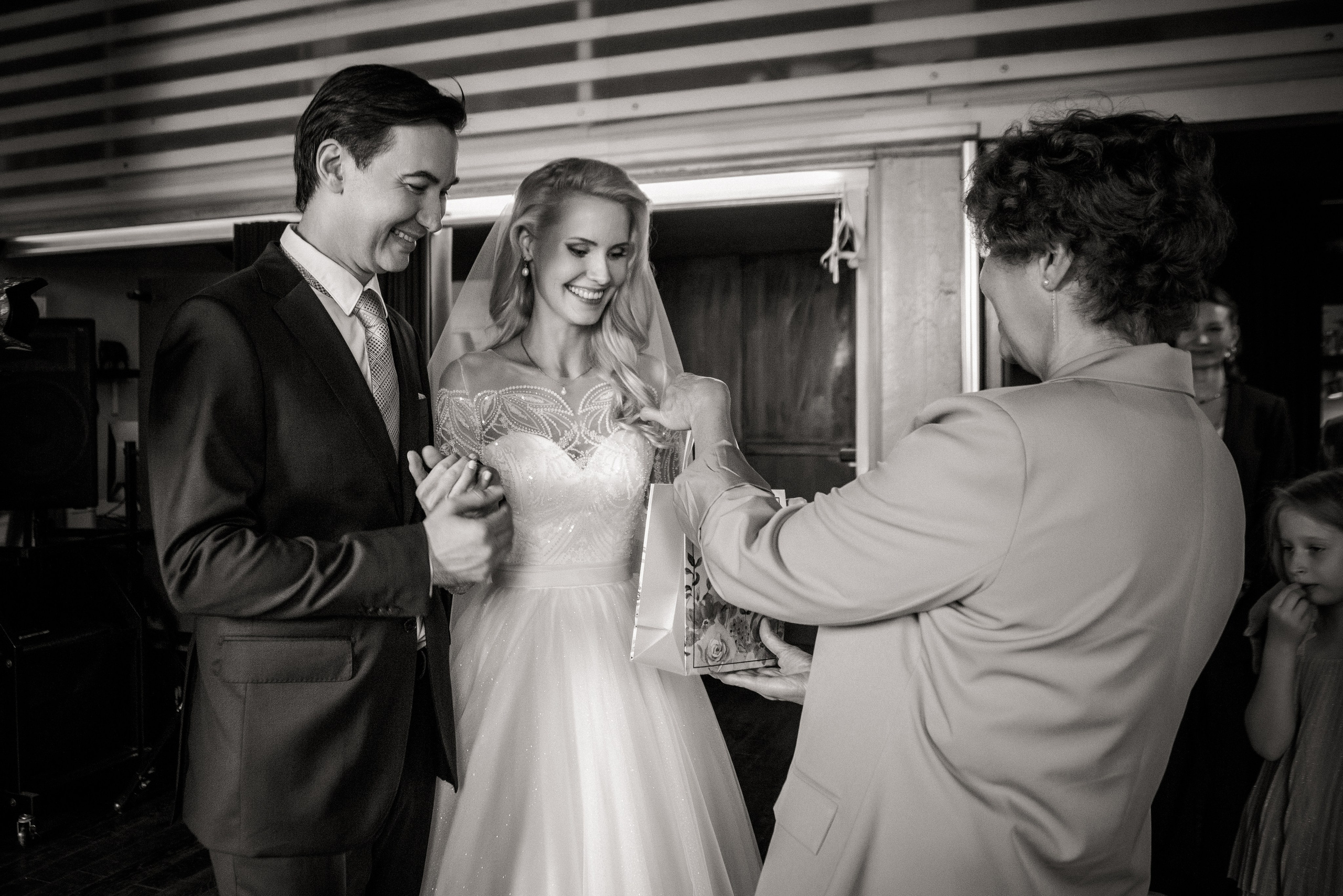 Свадебная фотосессия на ВДНХ. Свадебный и семейный фотограф в Москве и Подмосковье Лариса Козлова