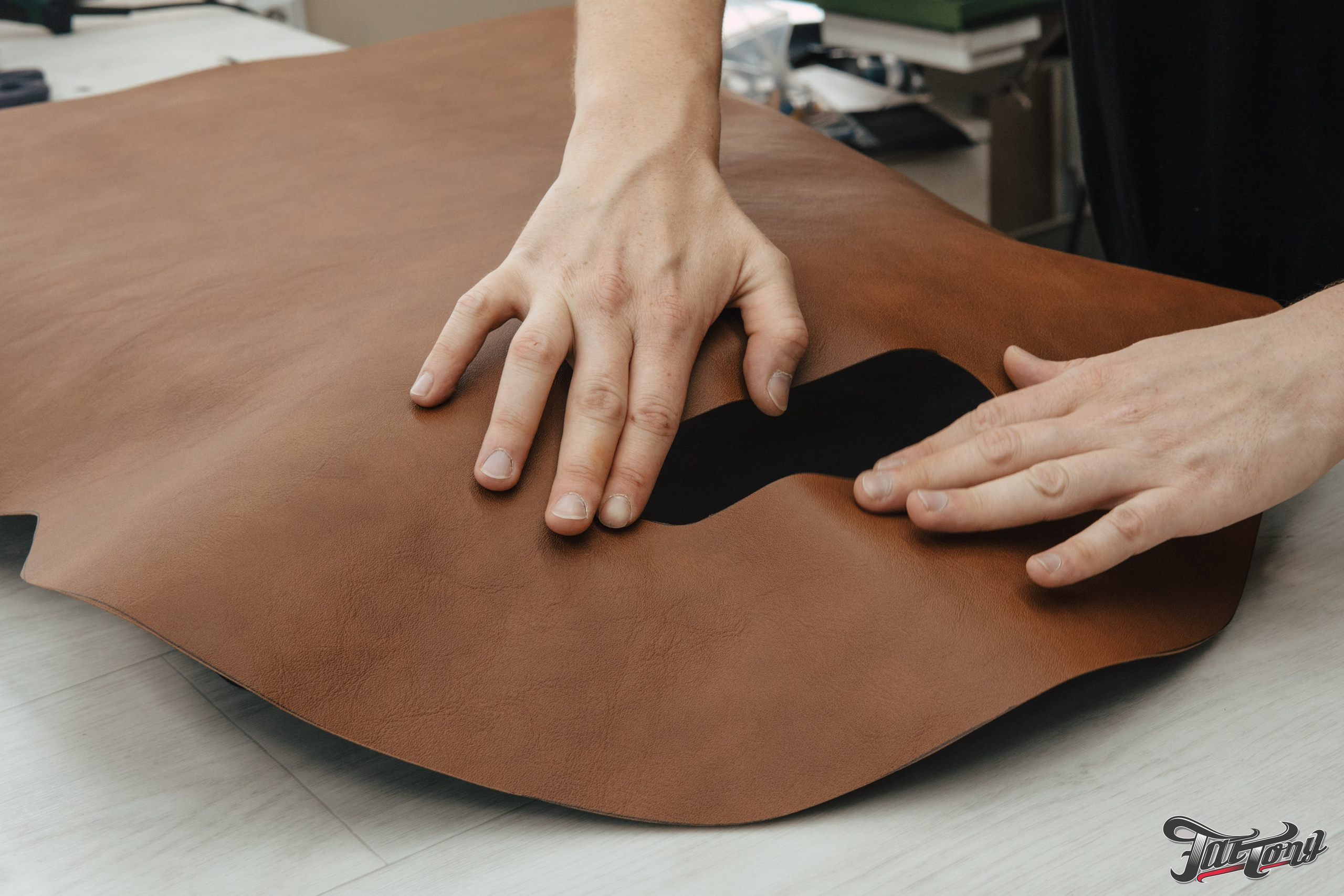 Lamborghini Urus перешив поврежденных элементов салона, окрас капота и деталей. DeLorein