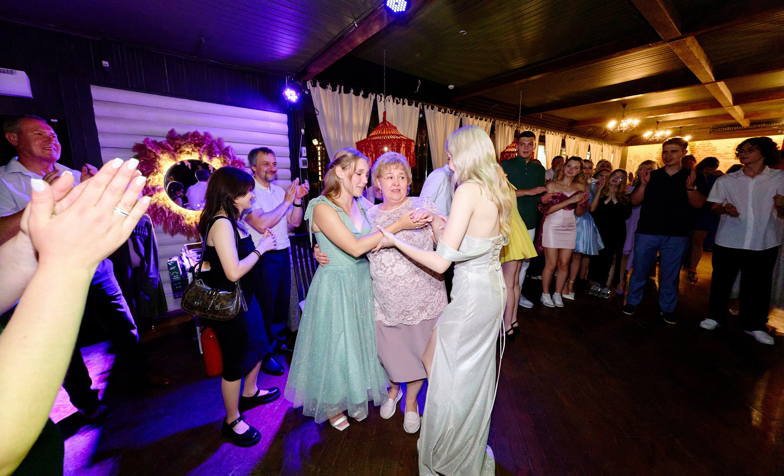 Выпускной 35 Сош. Фотограф Выпускные альбомы Таганрог Сергей Коробченко