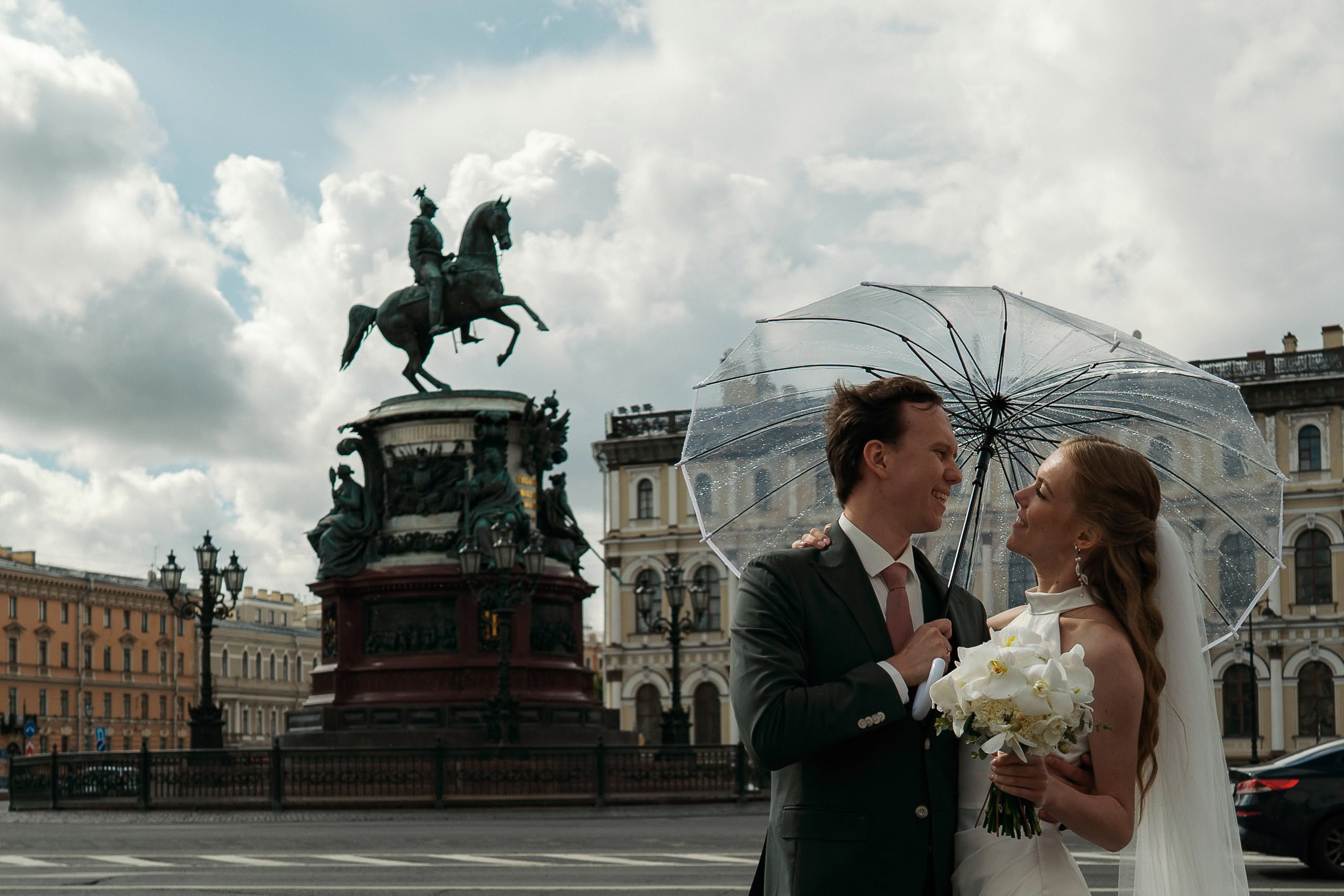 Арина и Илья — свадьба в Петербурге, цифра и плёнка. Свадебный фотограф Дмитрий Родионов — Санкт-Петербург и Ленинградская область