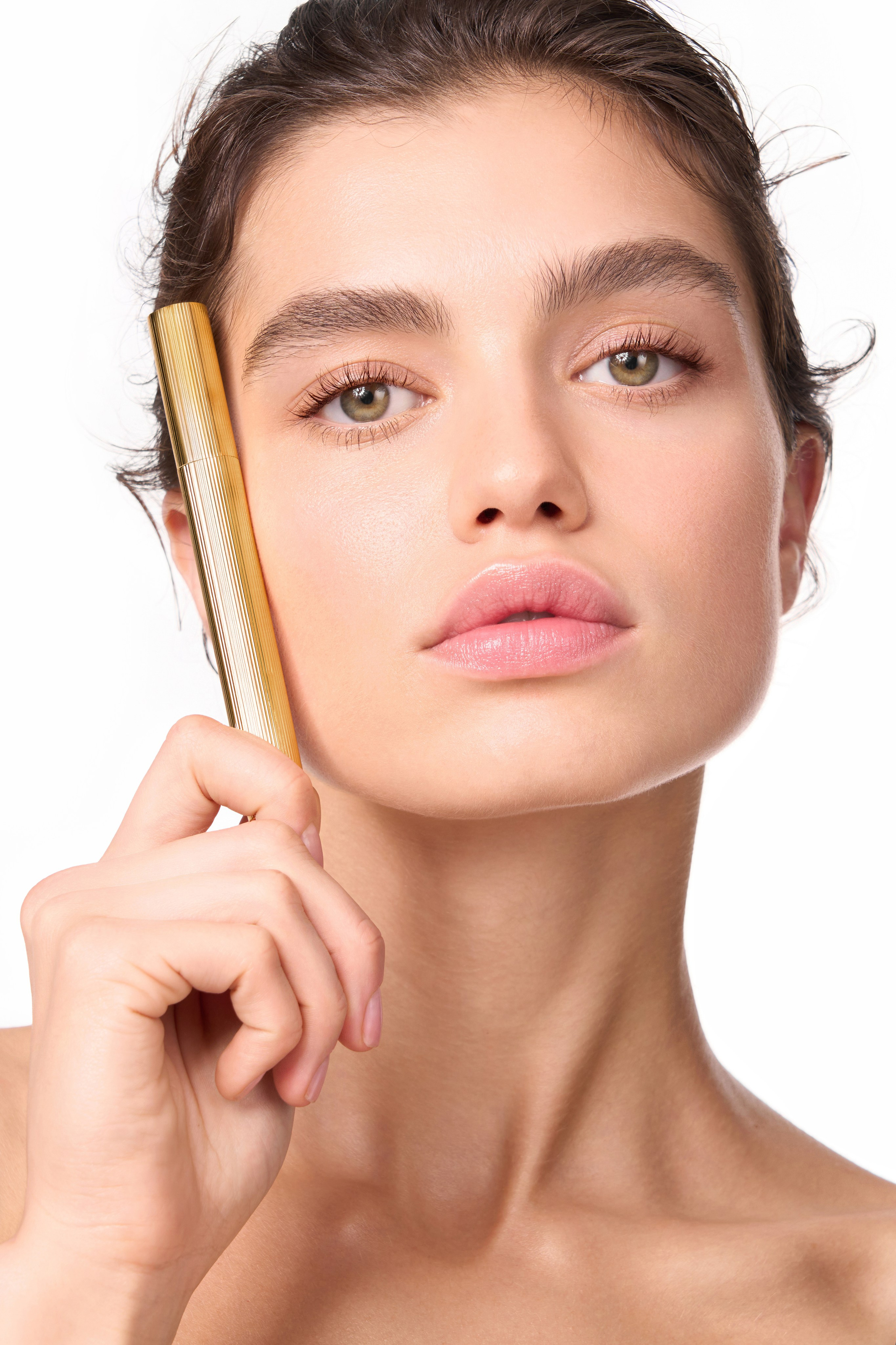 2 MOOD catalogue. Nadezhda Diskant is a Moscow and Saint Petersburg based photographer