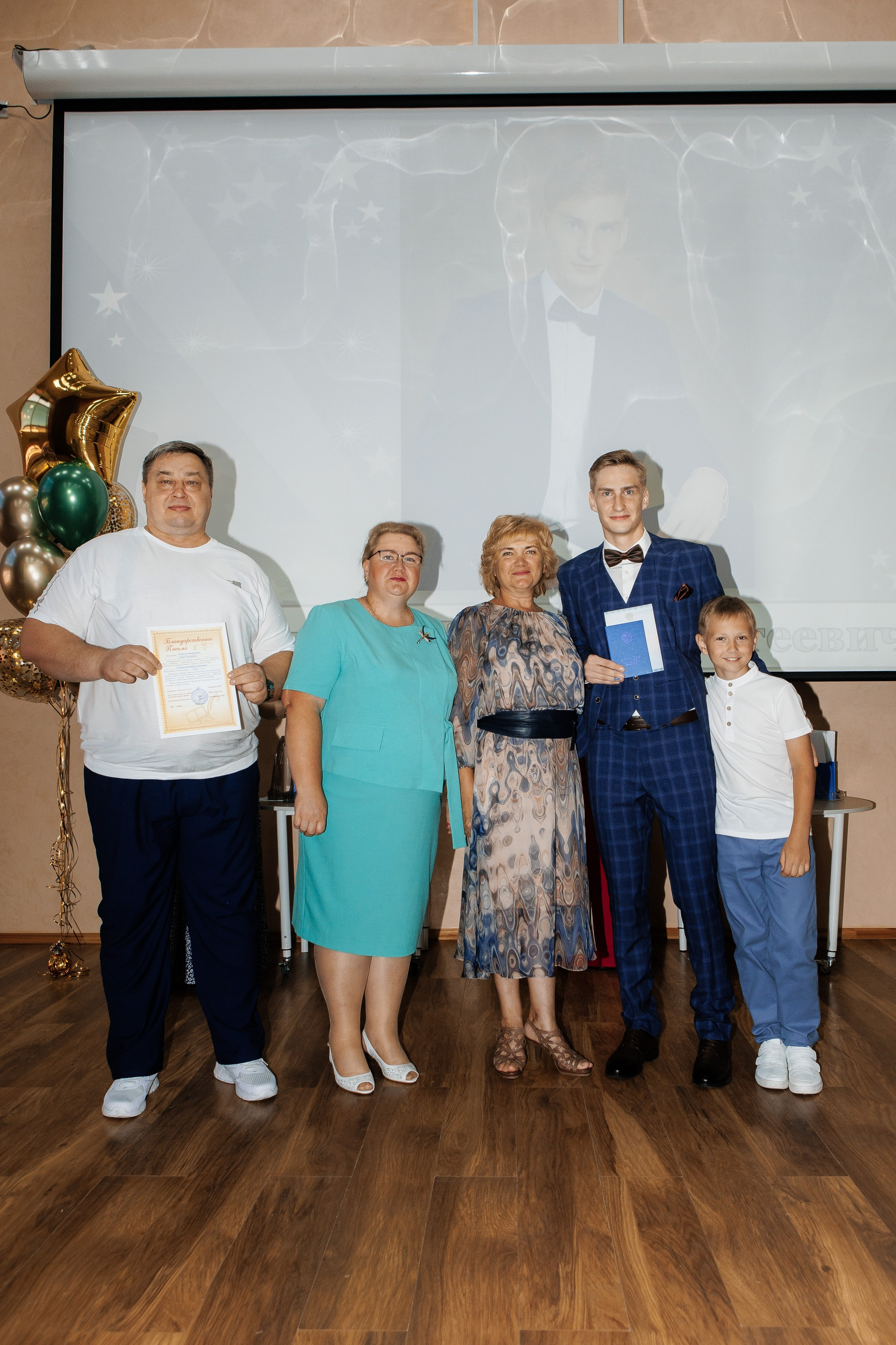 Выпускной Гимназия 12 2024 г. Свадебный и портретный Фотограф в Липецке Дмитрий Котюков