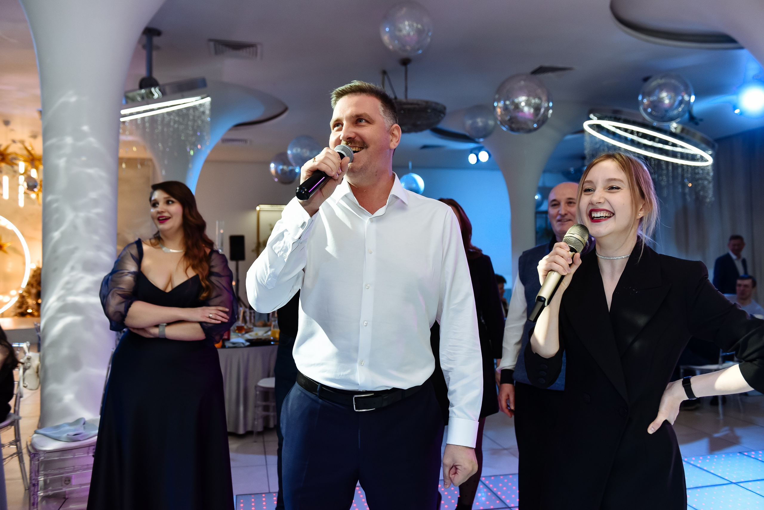 Новогодний корпоратив в ресторане Nebesa. Анастасия Петрович фотограф, фотокорреспондент в Москве и Санкт-Петербурге. Фотосъёмка репортажа, мероприятия, корпоративная съёмка, контент