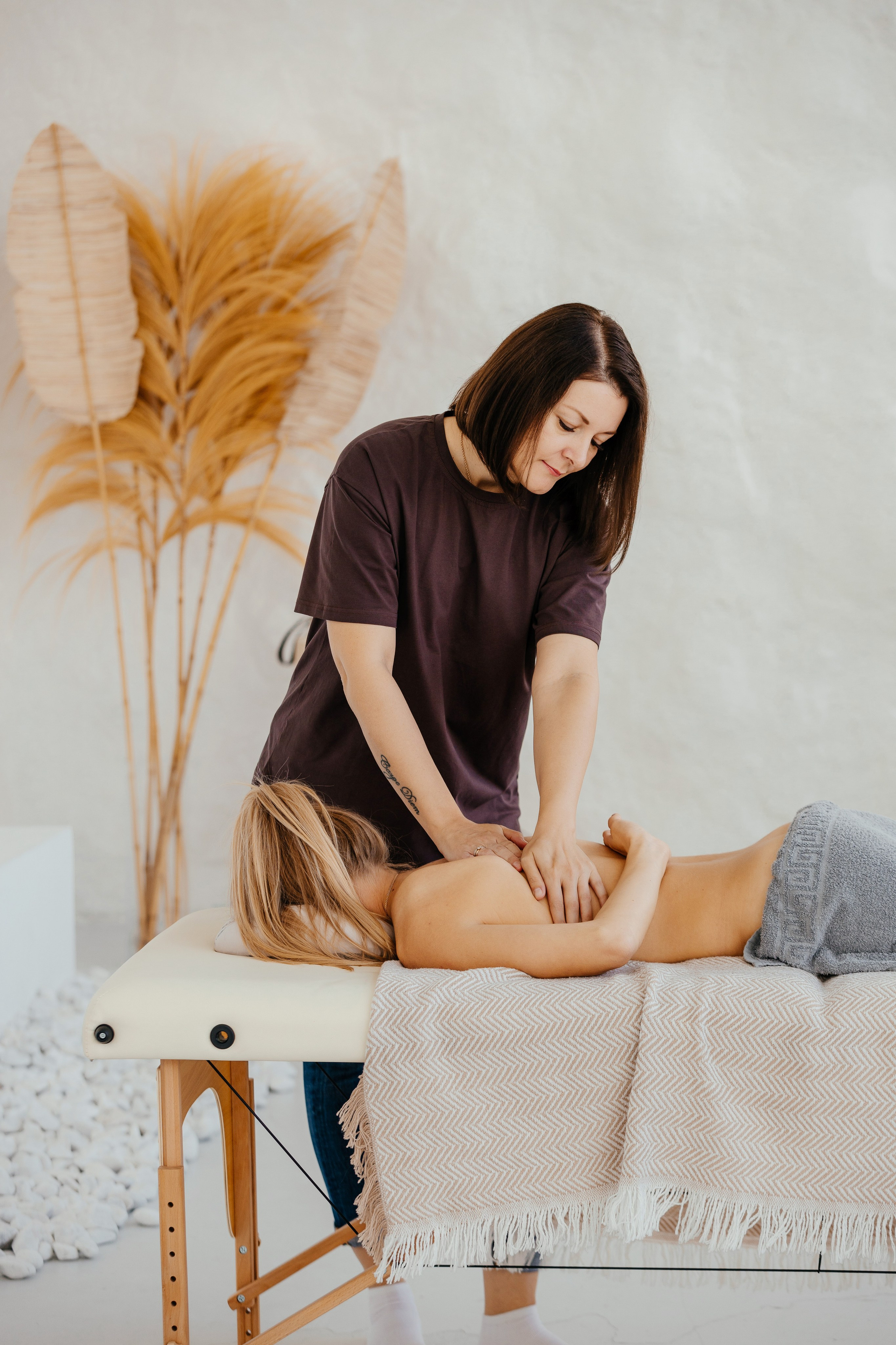 Контент для студии массажа. Фотограф для бизнеса Константин Брусницын в Екатеринбурге