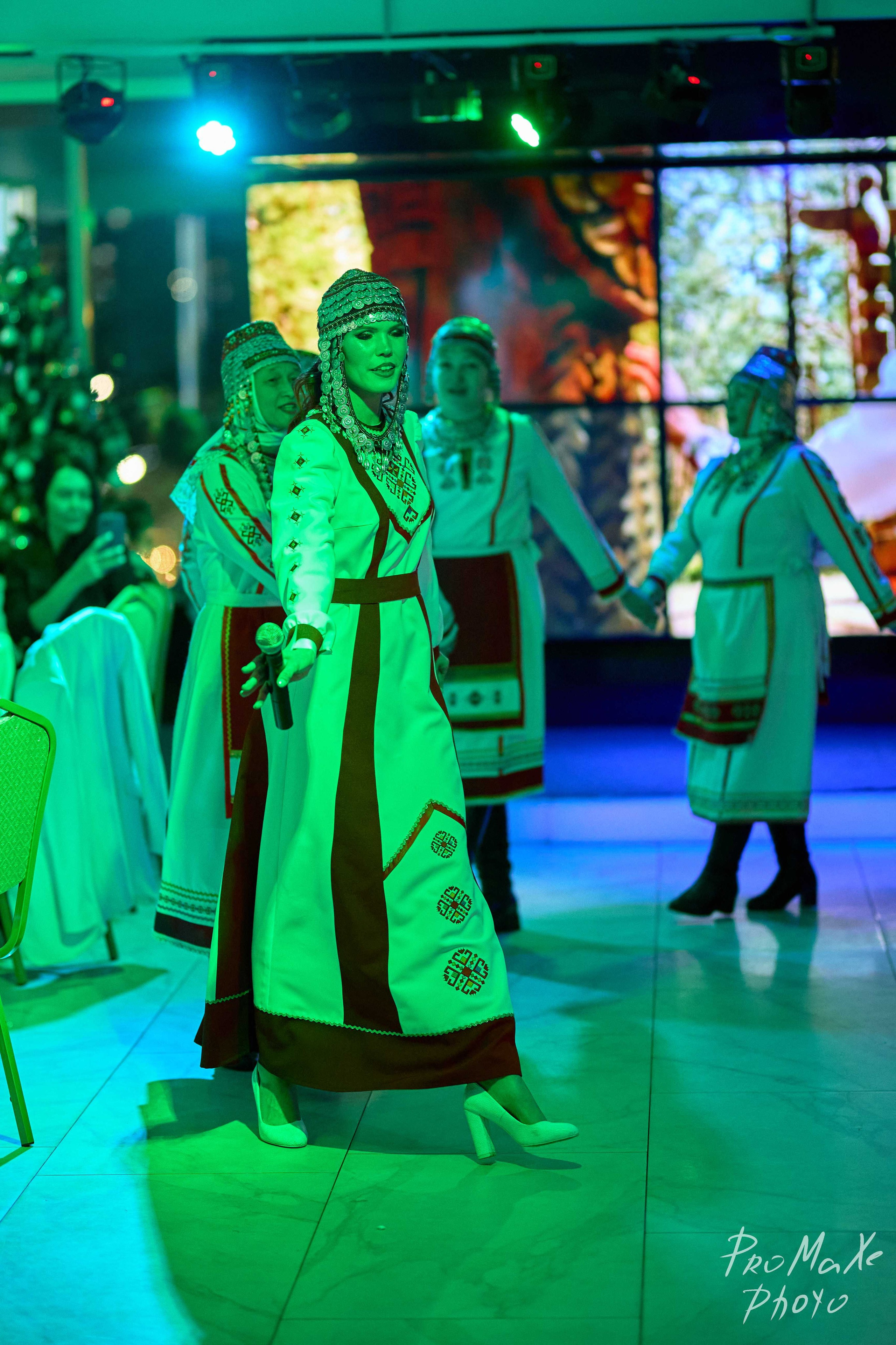 Зал КРАСА МАСС-МЕДИА ЧУВАШИИ. Владимир Суздалов (ProMaXe) — Портретный фотограф, тематические фотосессии в Чебоксарах