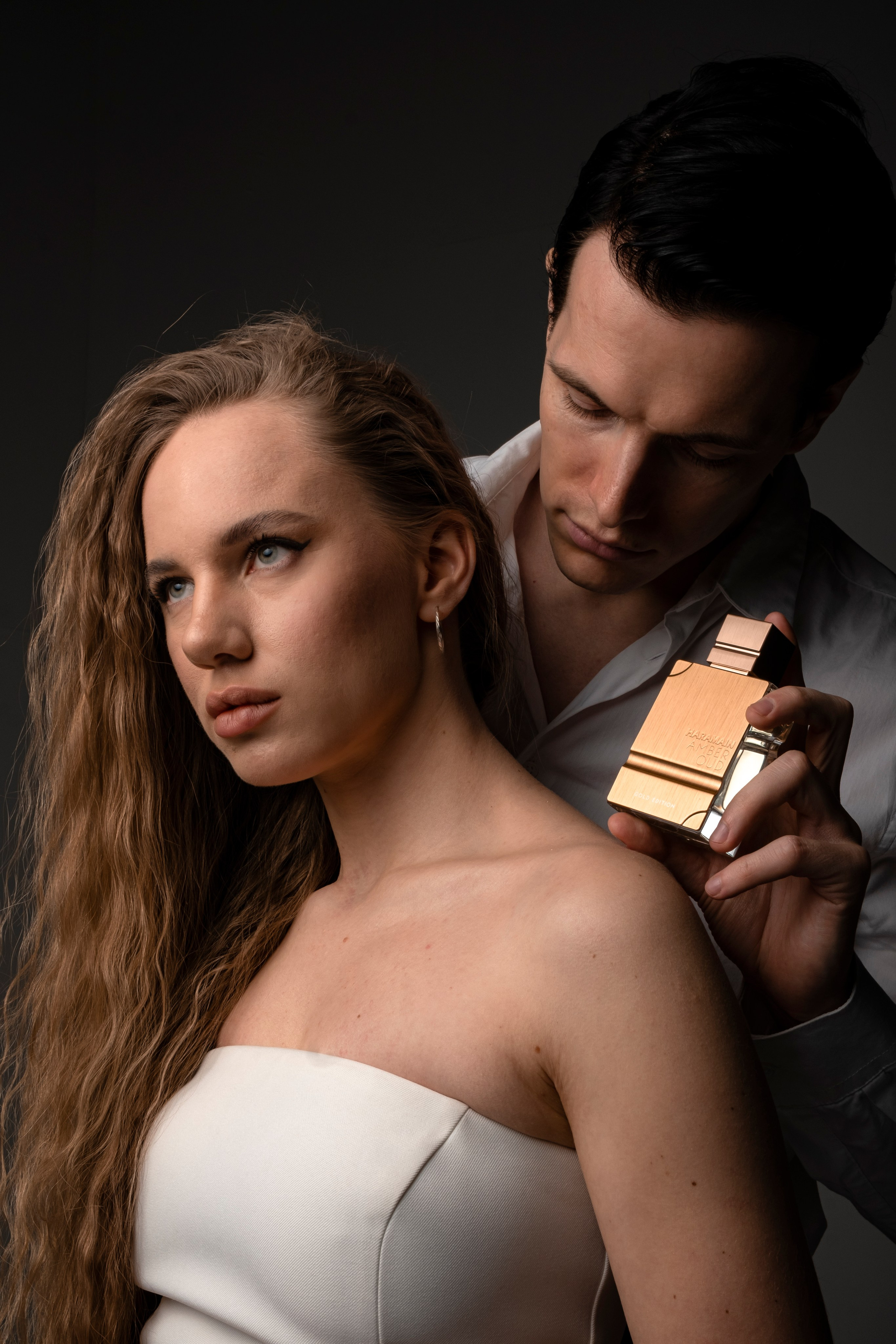 Парфюм. Портретная и Fashion фотосъемка в Москве КРИС KISS. Лукбуки и каталоги