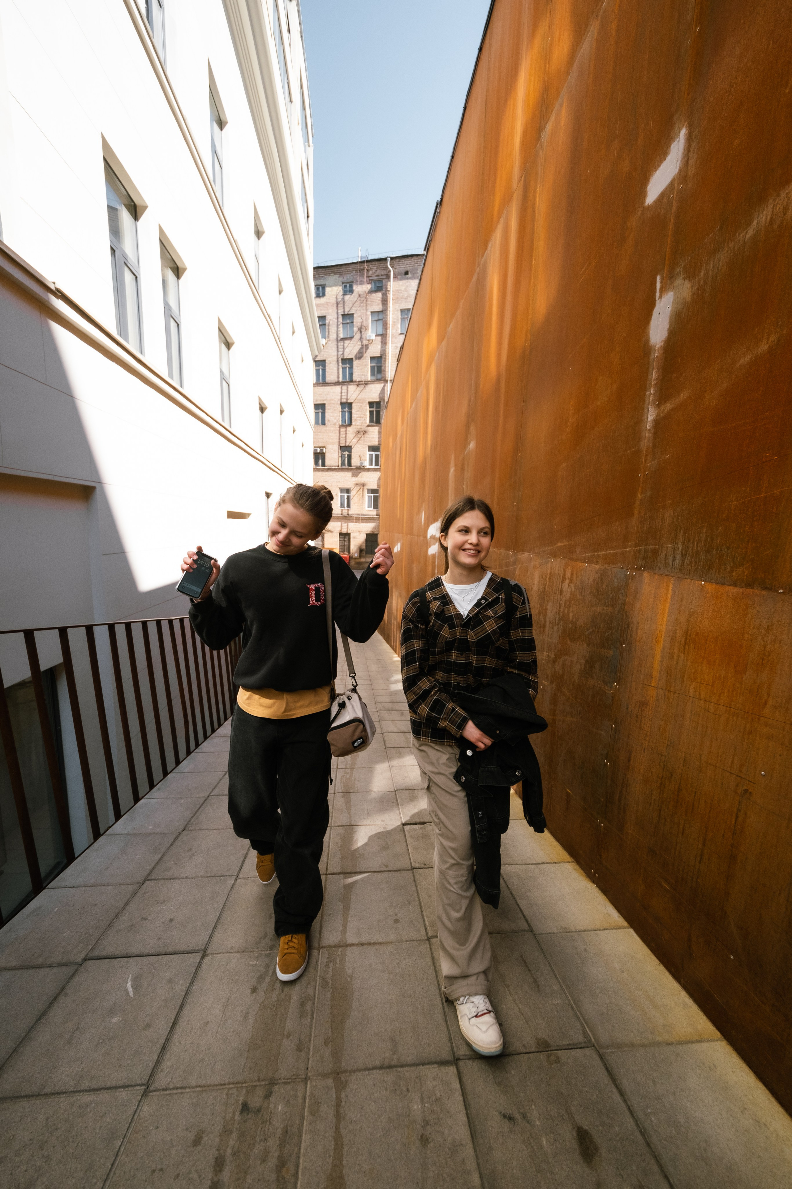 QSC 24. LIYALEE PHOTO