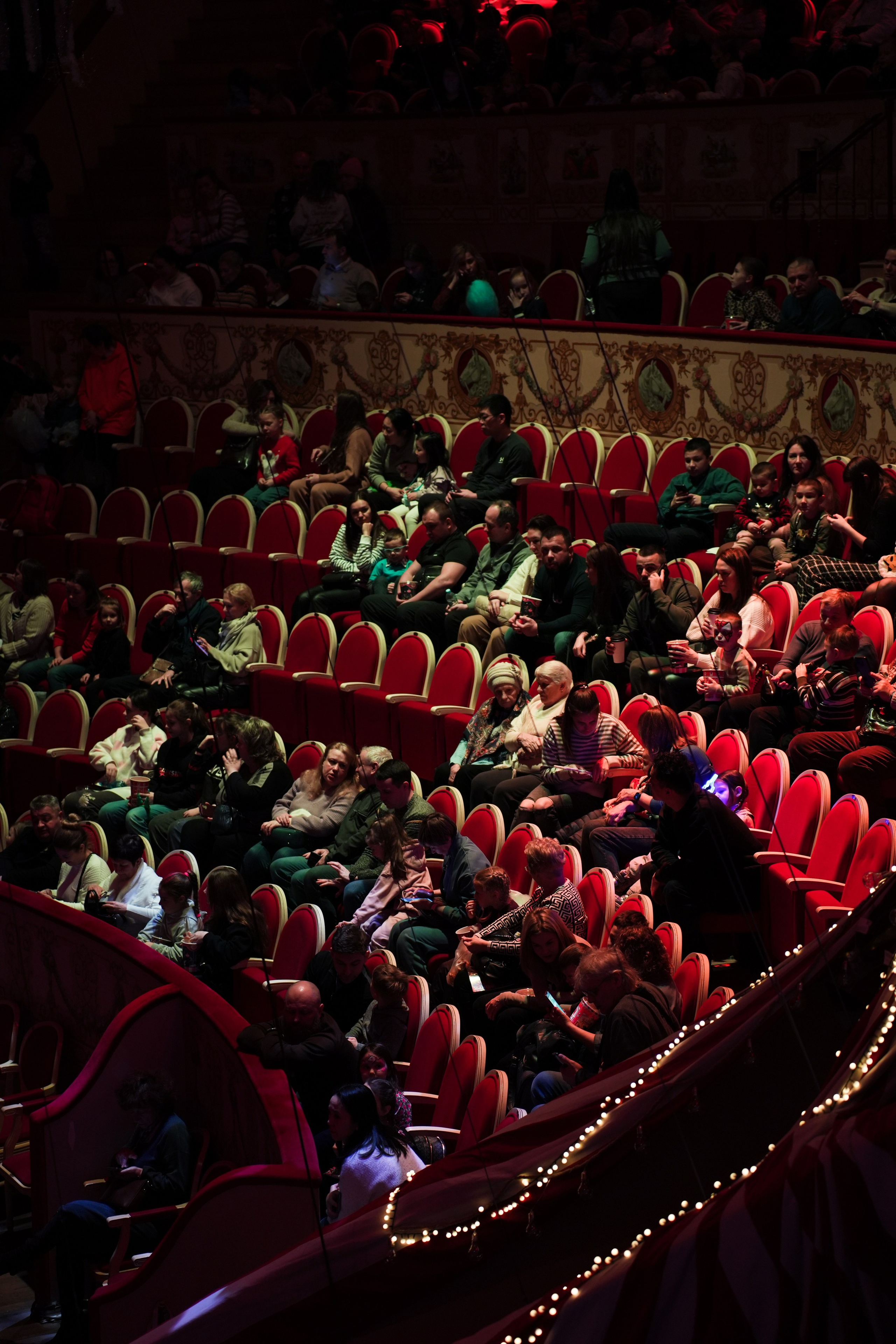 Цирк. Анна Жукова — Режиссёр кино и цирка, сценарист, фотограф