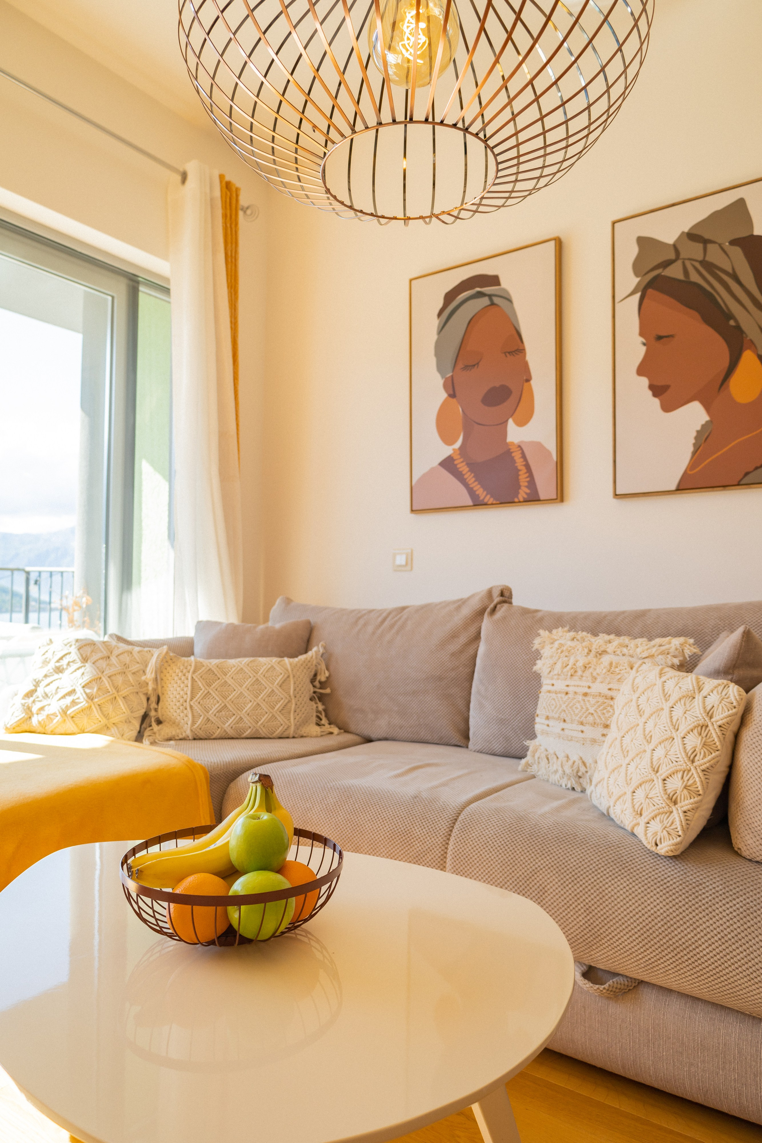 Private apartment for airbnb rent. Fotograf u Crnoj Gori-porodično fotografisanje sa djecom, lovestory, nekretnine