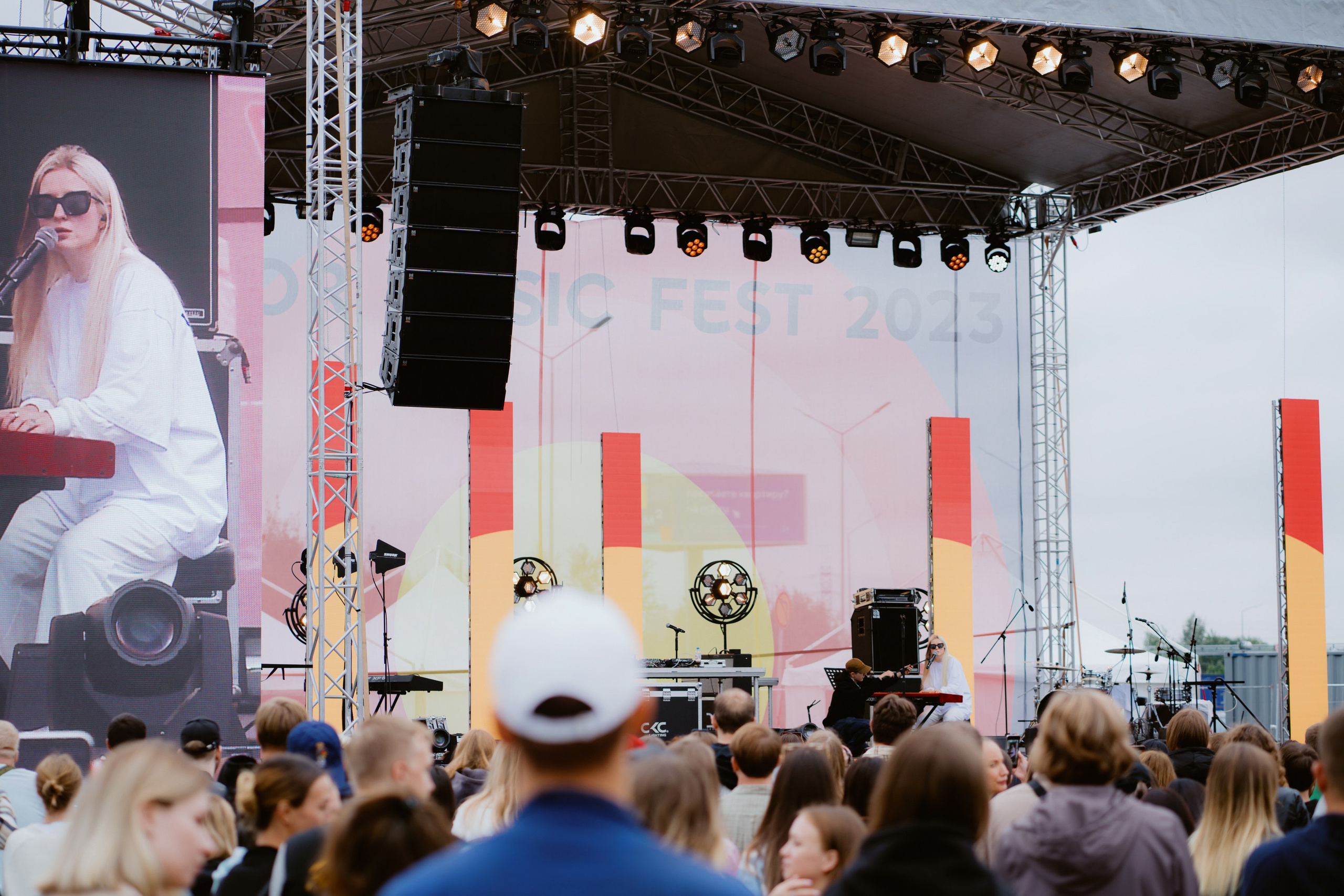 Dvor mega music festival. Photographer — ERASTOV