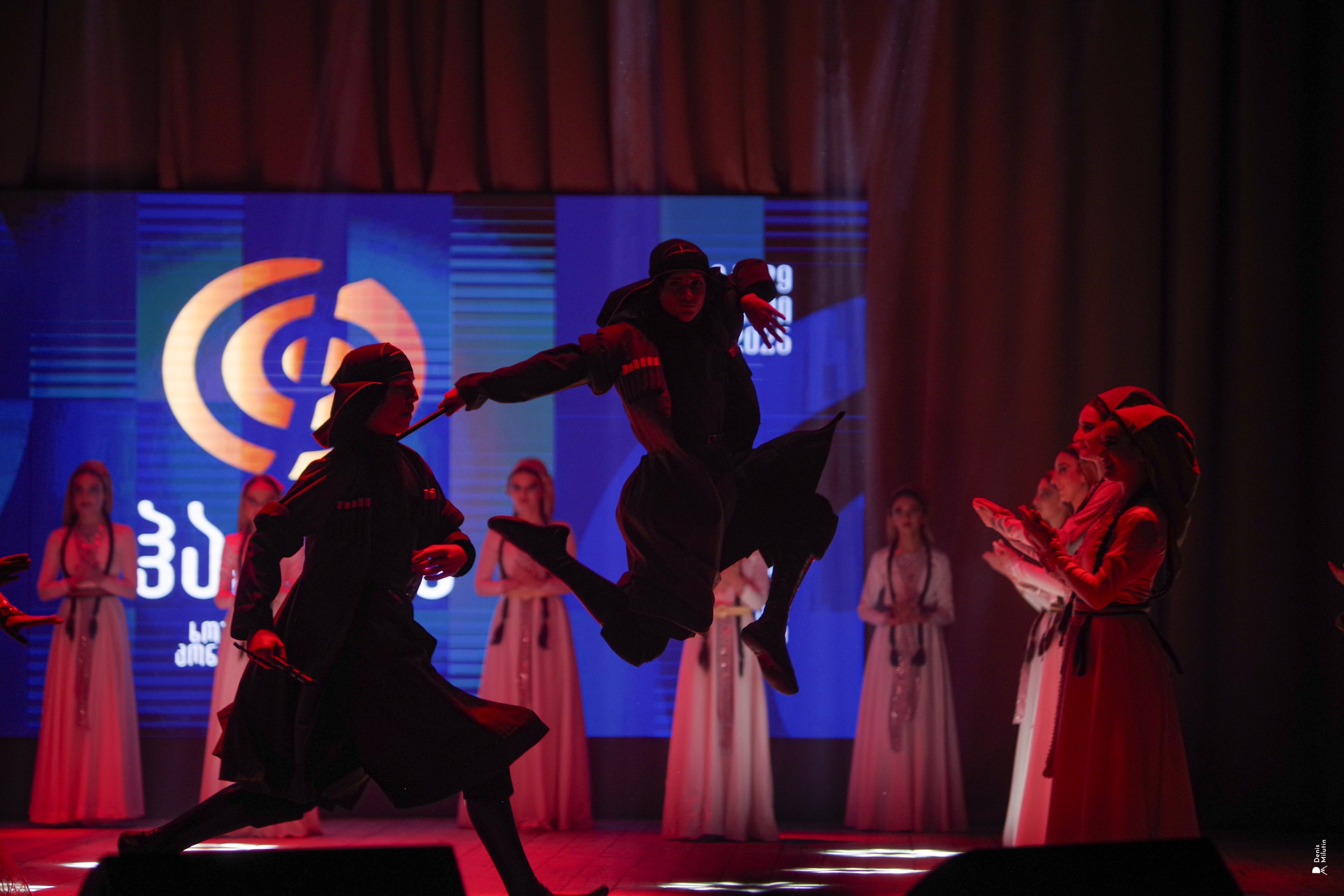 Танцы в Хоби. Портретный фотограф Денис Милютин