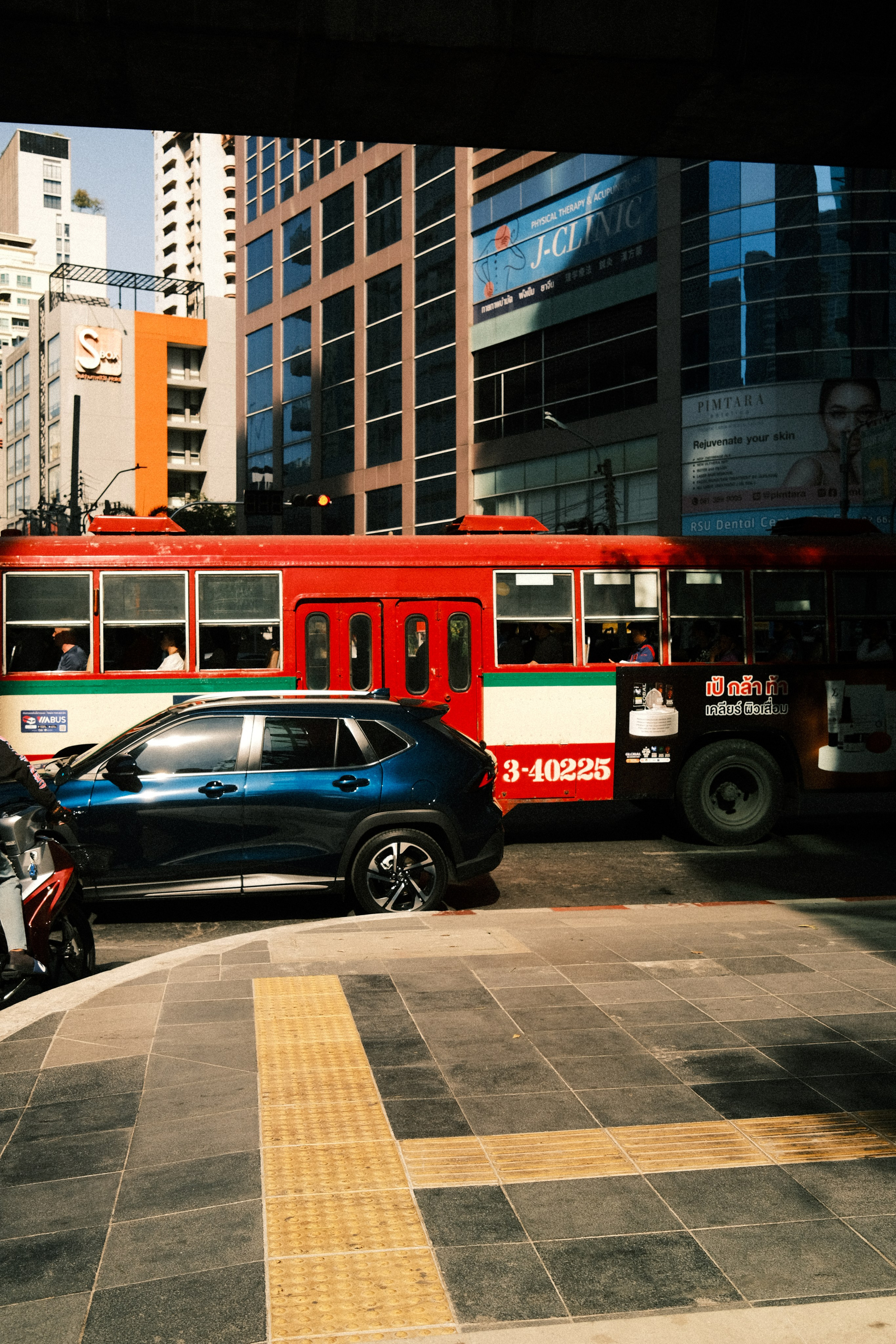 Тайланд. Цветная фурия. Портретный фотограф