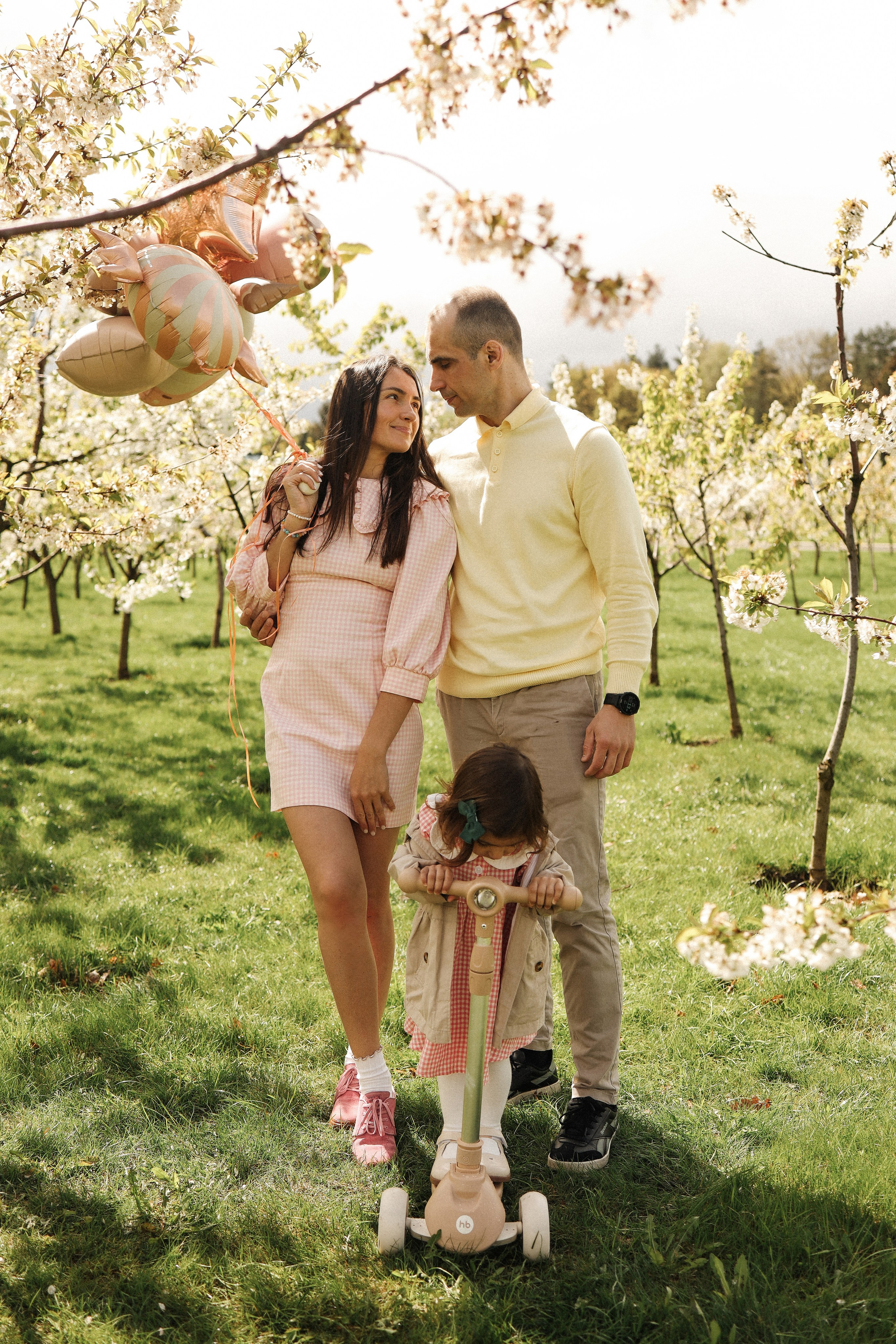 День рождения в цветущем саду. Семейный и lovestory фотограф в Москве Светлана Коняхина