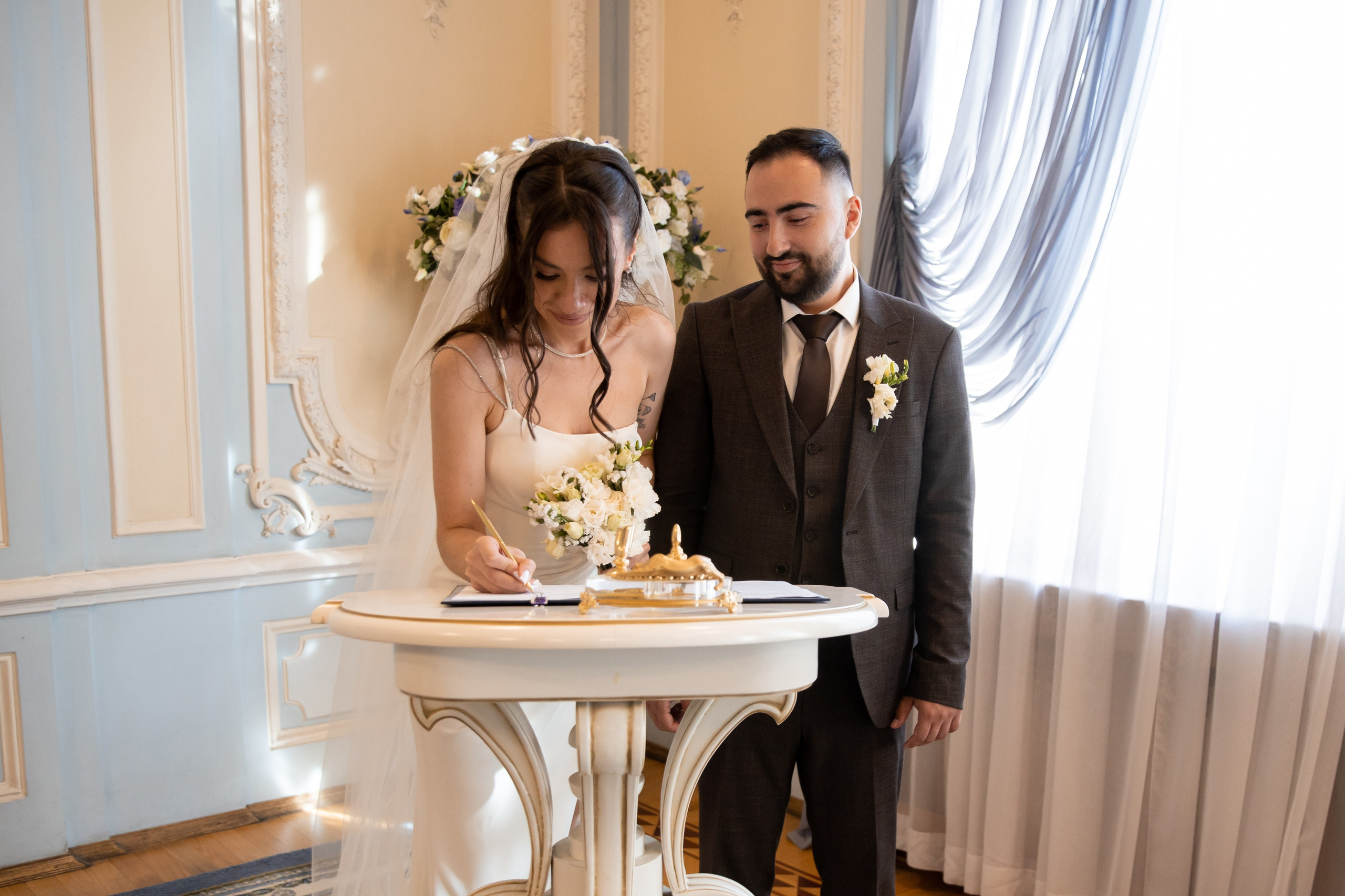 Анна и Александр / Прогулка + ЗАГС. Свадебный и семейный фотограф в Москве Диана Левченко