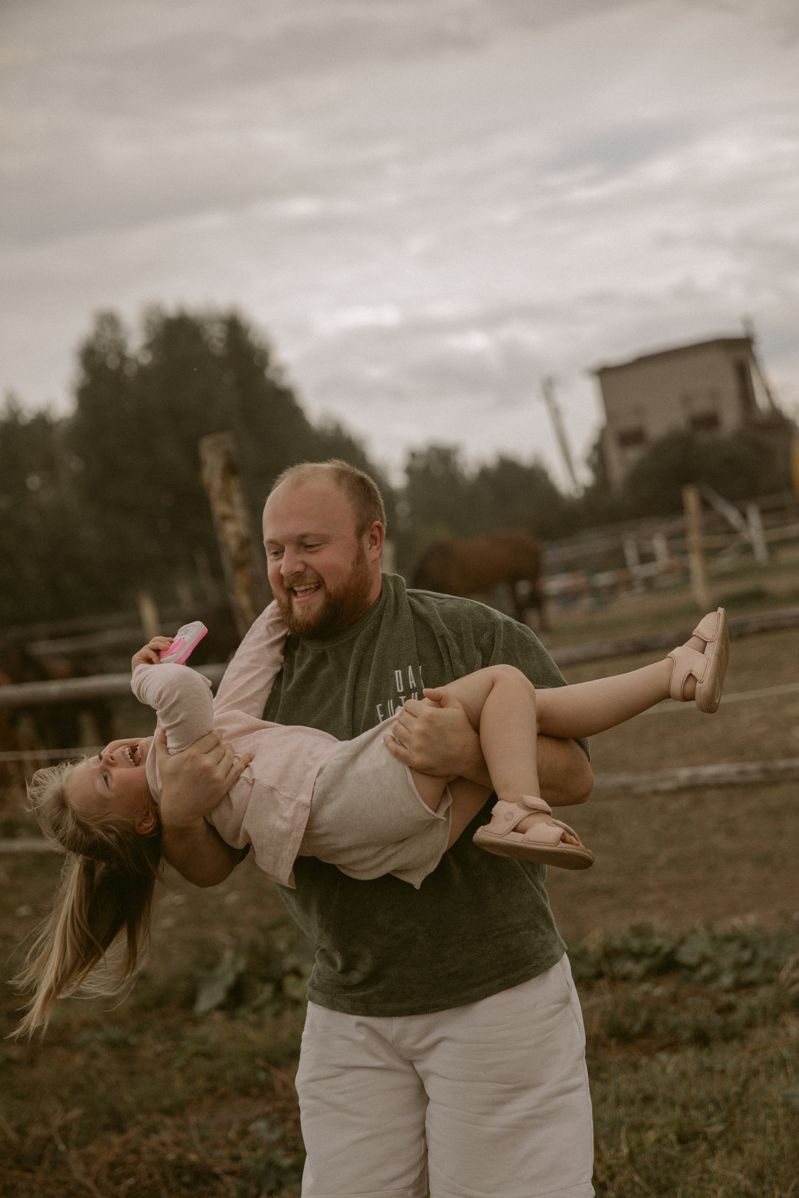 Гулять под дождем. Фотоистории в Ставрополе и Костроме Eva Vladi