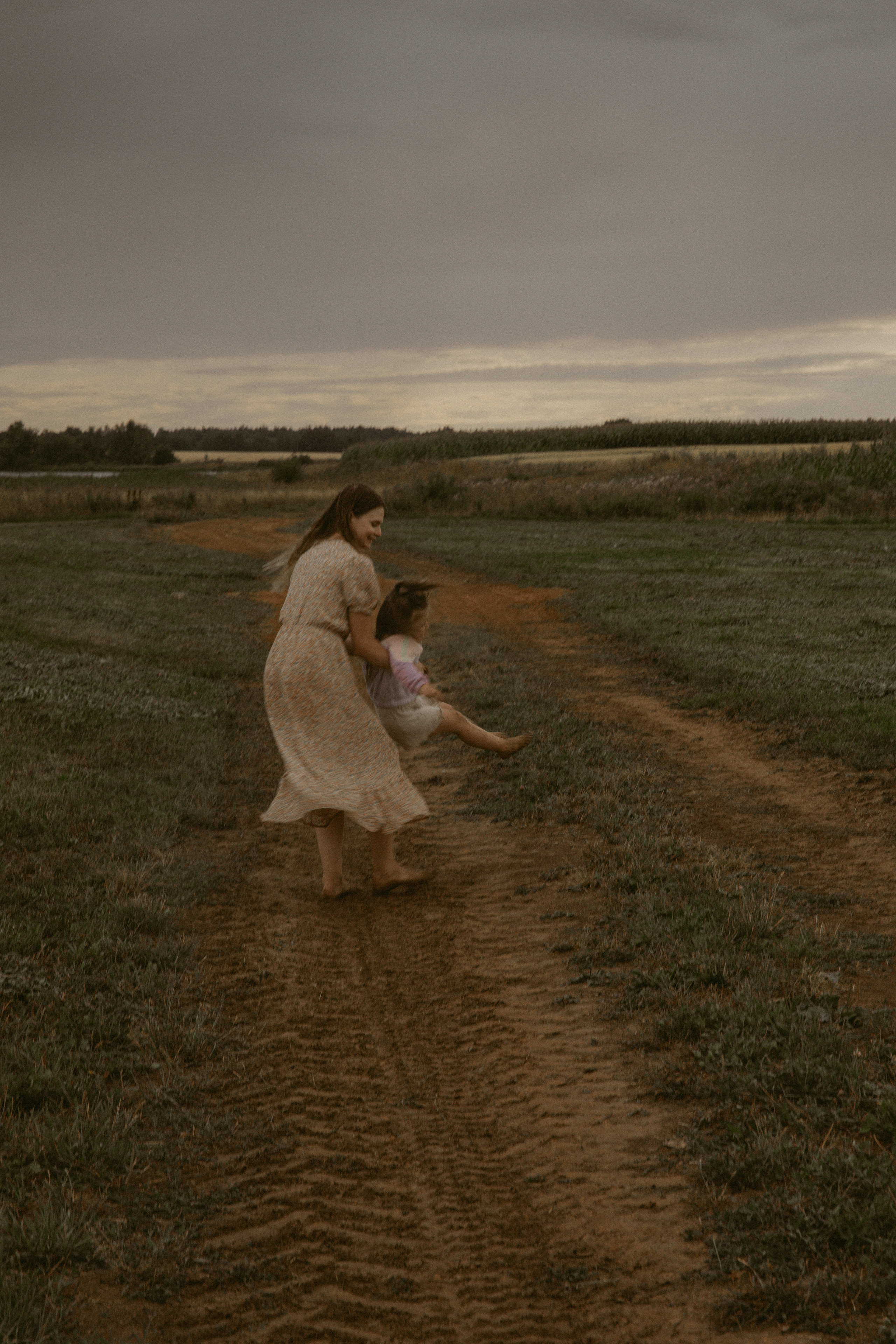 Гулять под дождем. Фотоистории в Ставрополе и Костроме Eva Vladi