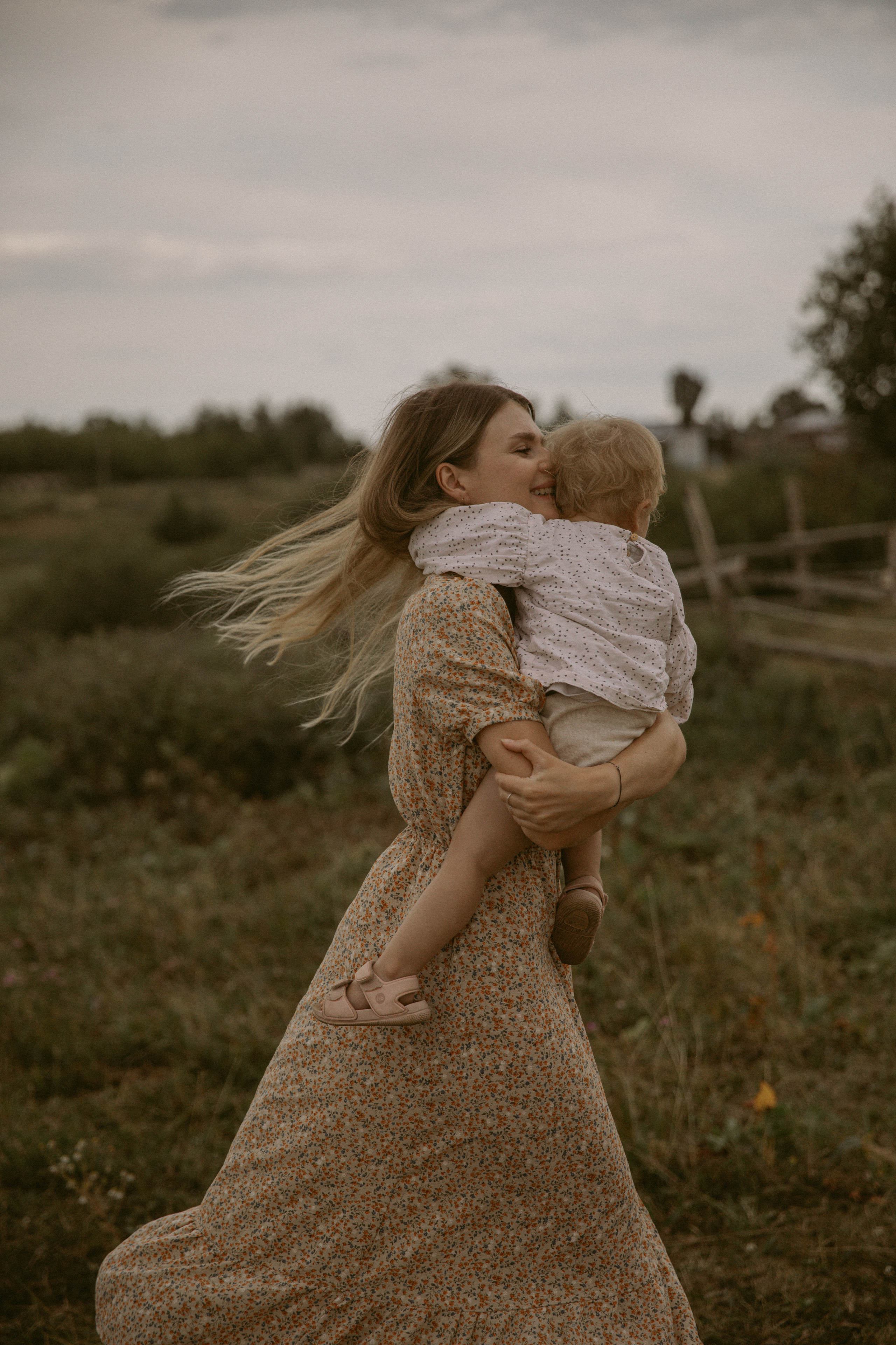 Гулять под дождем. Фотоистории в Ставрополе и Костроме Eva Vladi