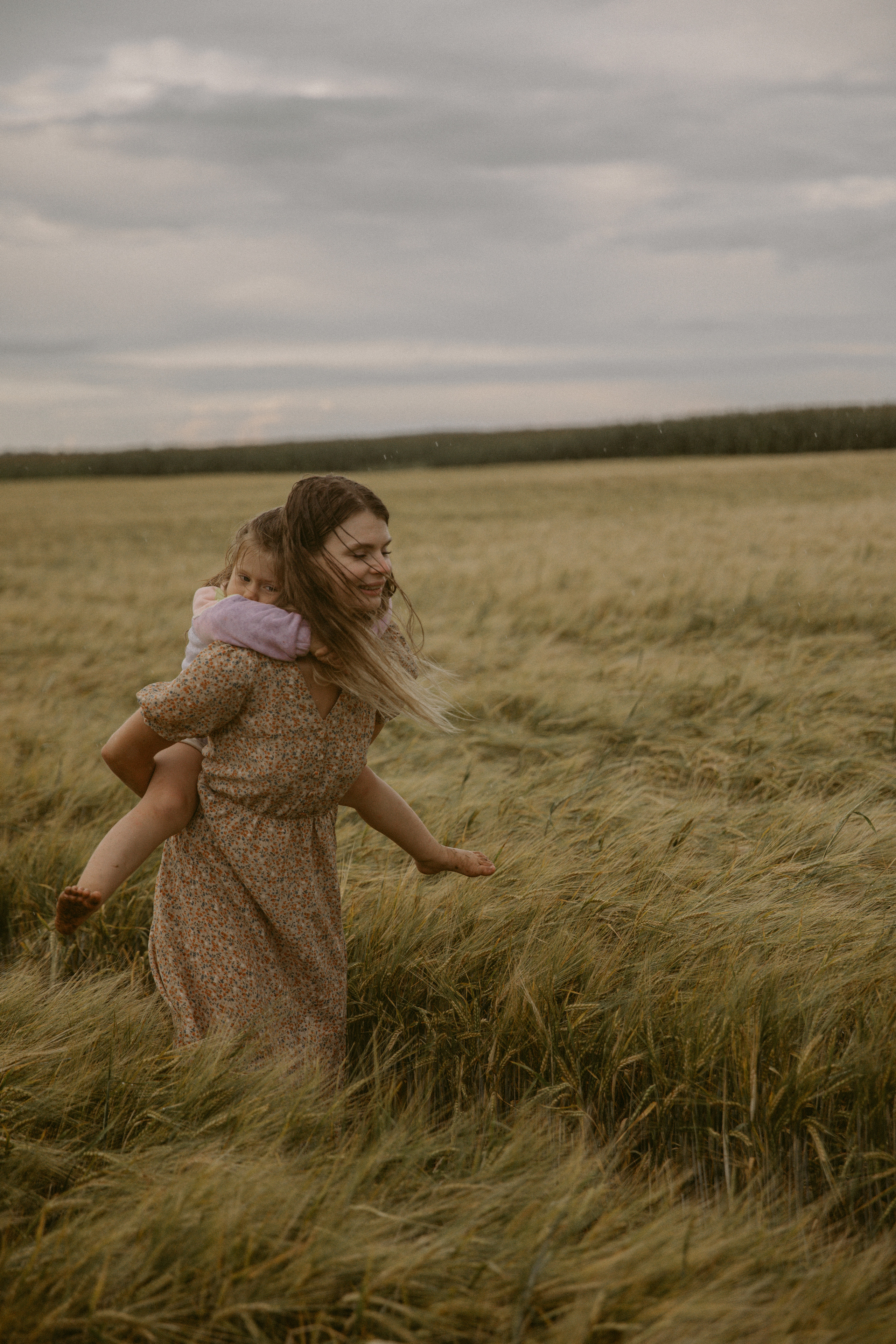 Гулять под дождем. Фотоистории в Ставрополе и Костроме Eva Vladi