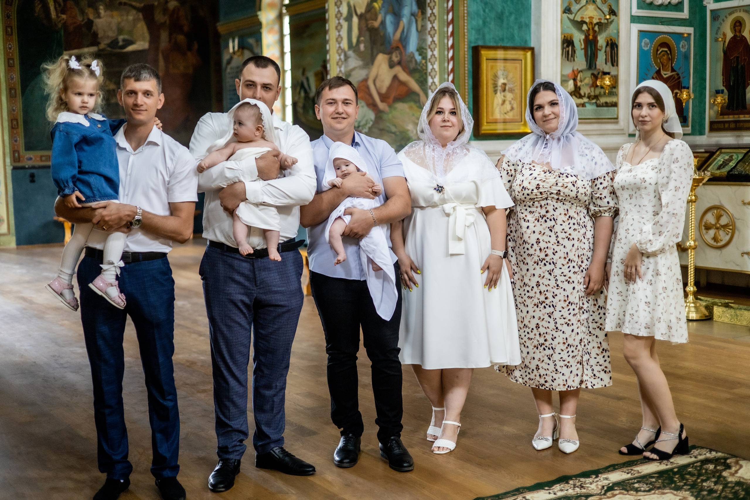 Крещение Ульяны и Вероники. Фотограф Надежда Лукьянова