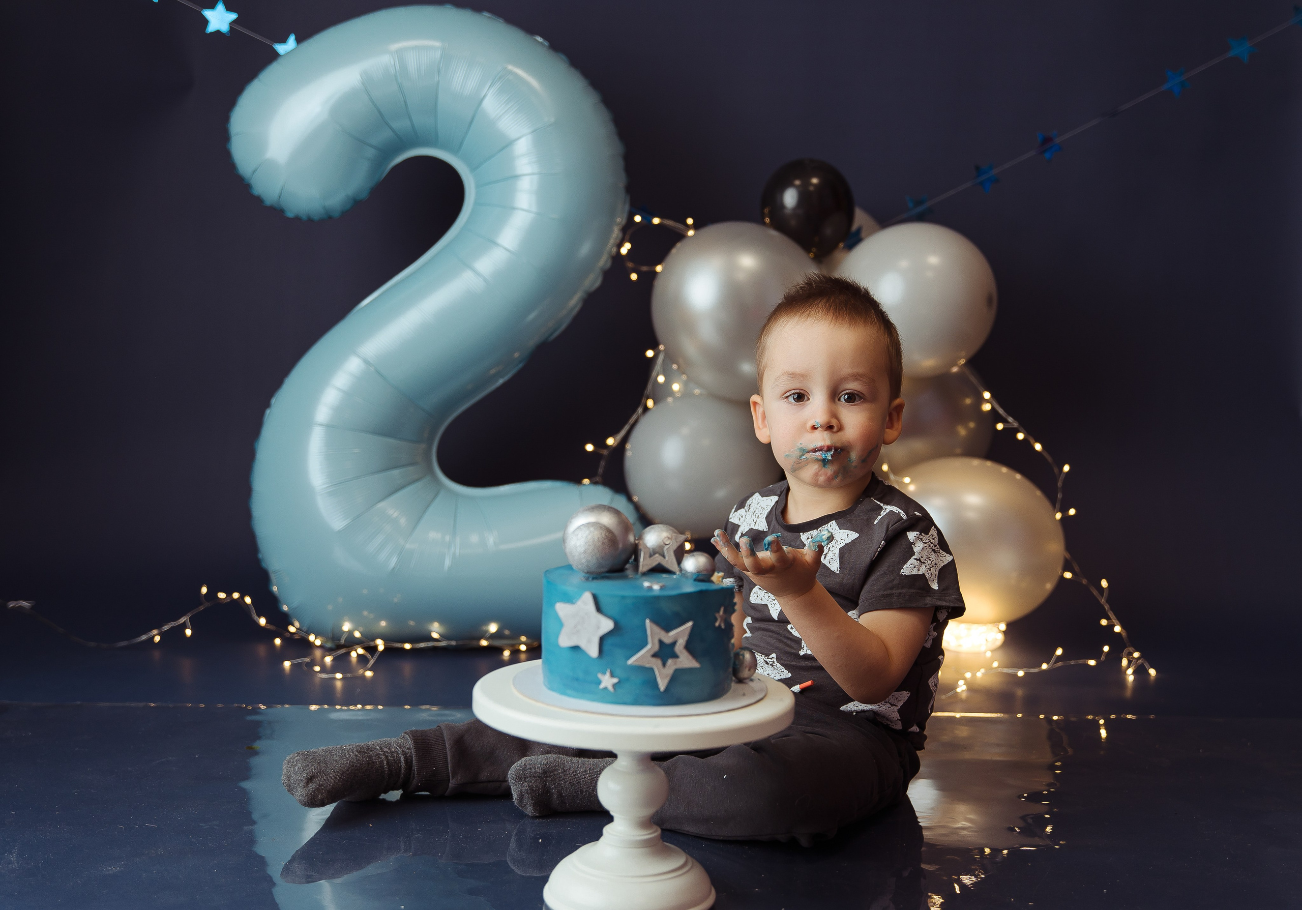 Праздничное оформление. Фотограф беременности, новорожденных Москва. годики под ключ