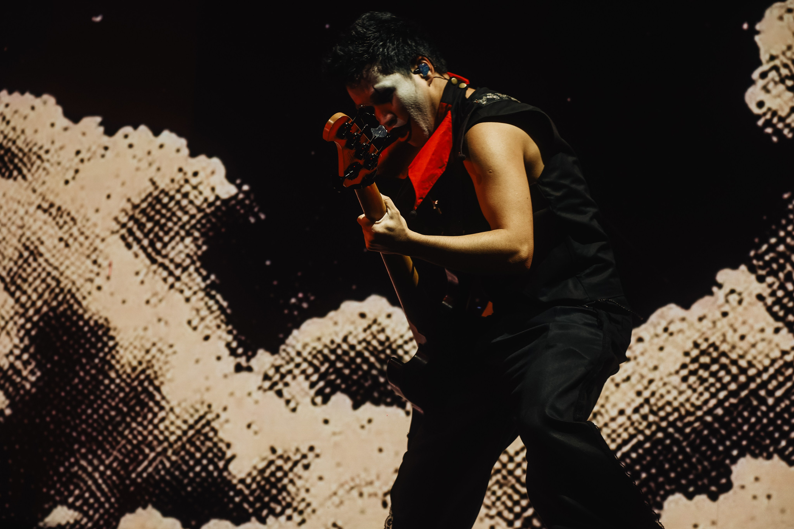 ВАНЯ ДМИТРИЕНКО