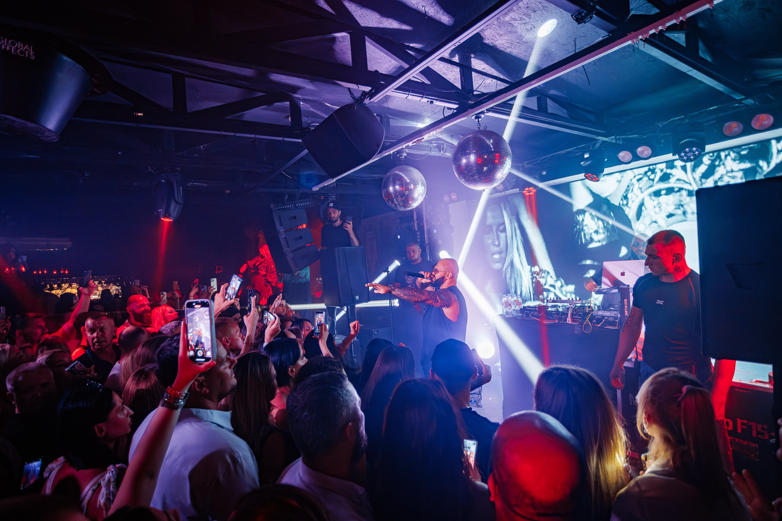 «Джиган"_Чайка на пляже_Ялта_12.07.2025 г. Аминов Руслан | Фотограф