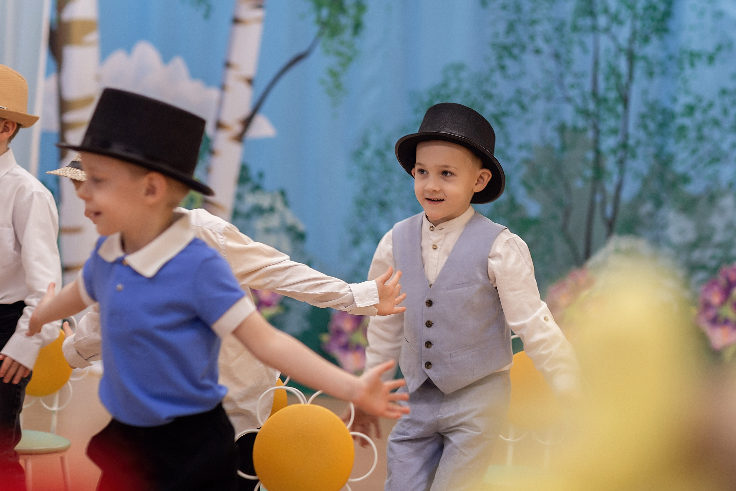 Весенний утренник_старшая группа_2025. Семейный фотограф в Санкт-Петербурге