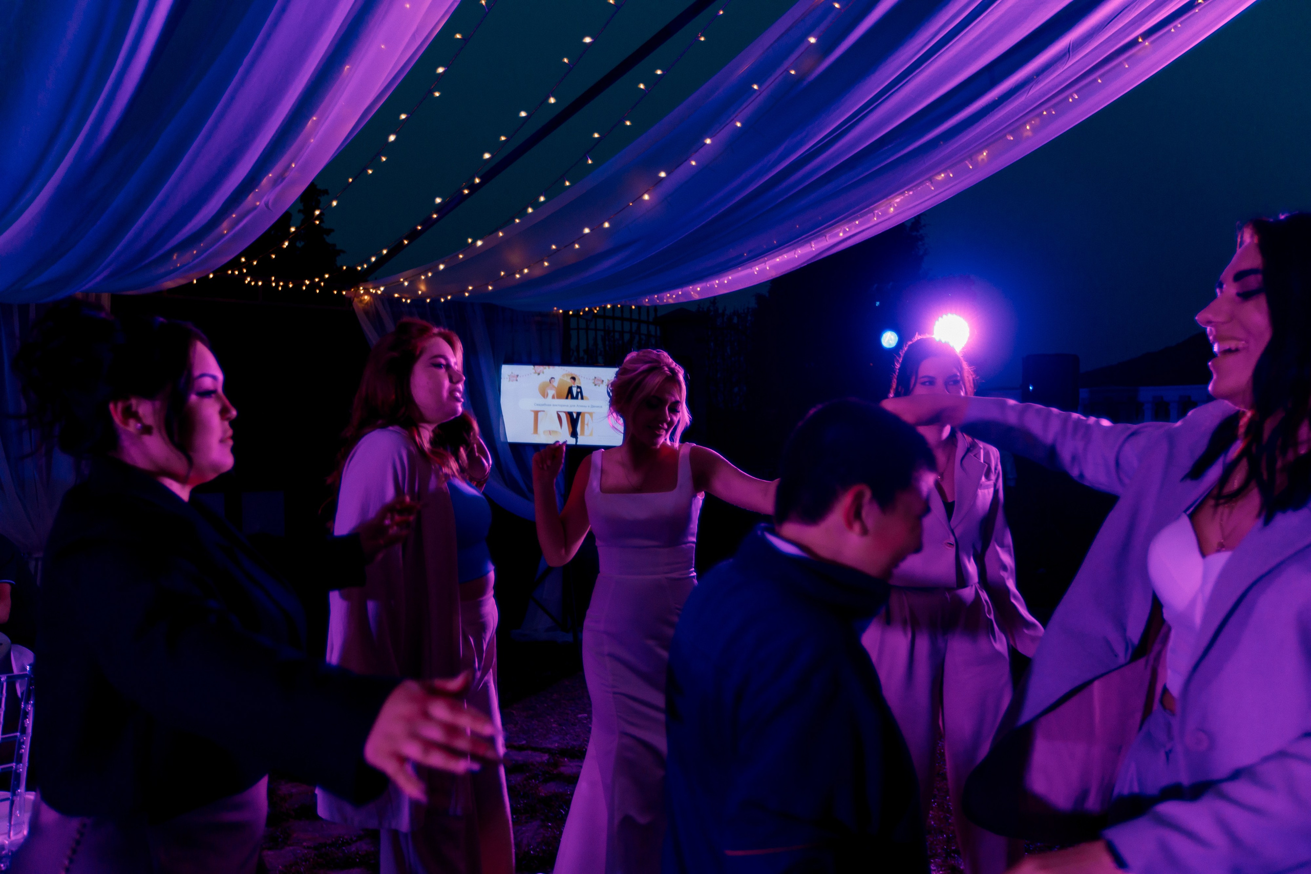 Денис и Алина. Белый замок. Фотограф Анна Лейман. Севастополь