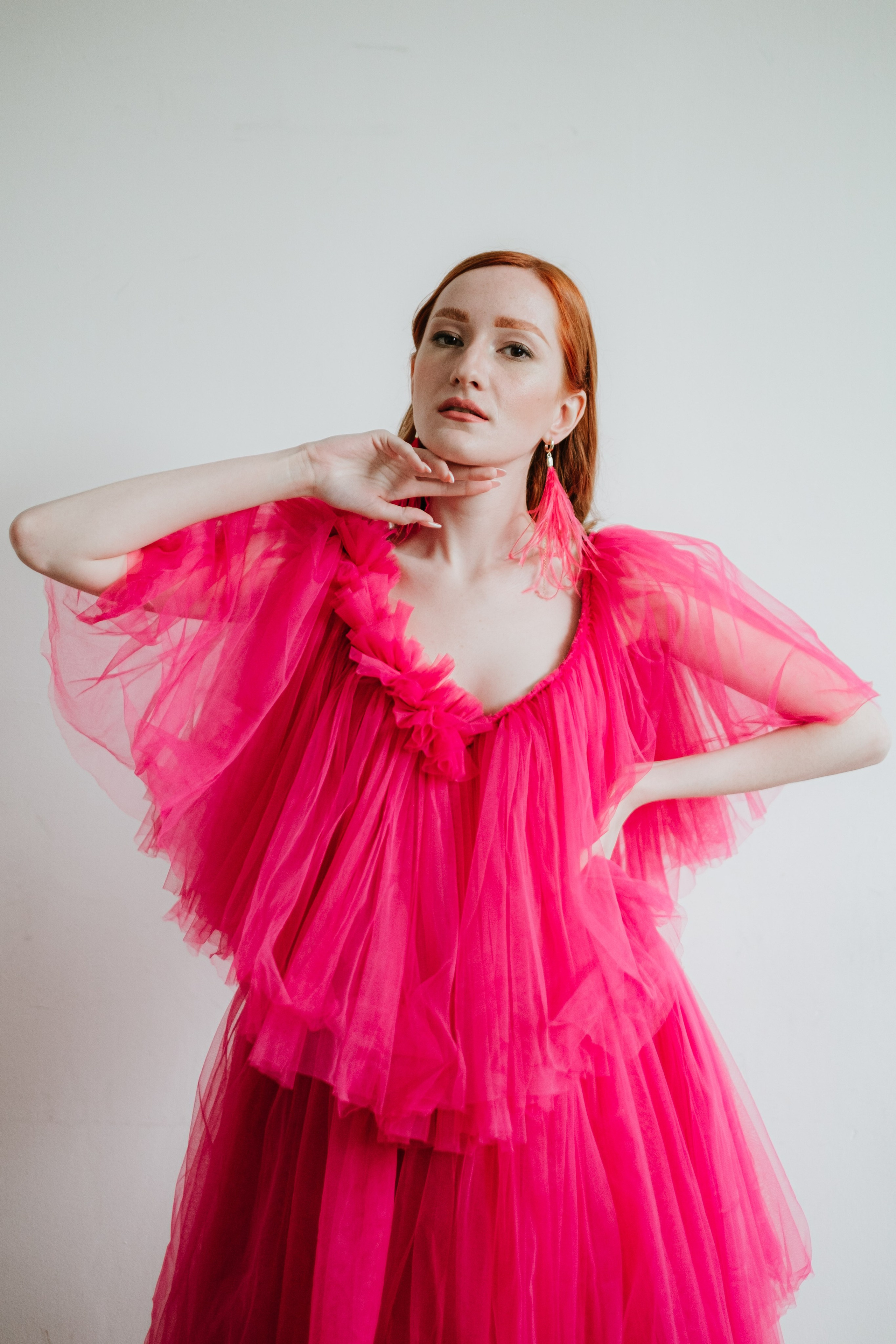 Фотосессия с платьем в студии. Портреты студия Москва. Модельные тесты. Lovestory студия в Москве. Женсий фотограф