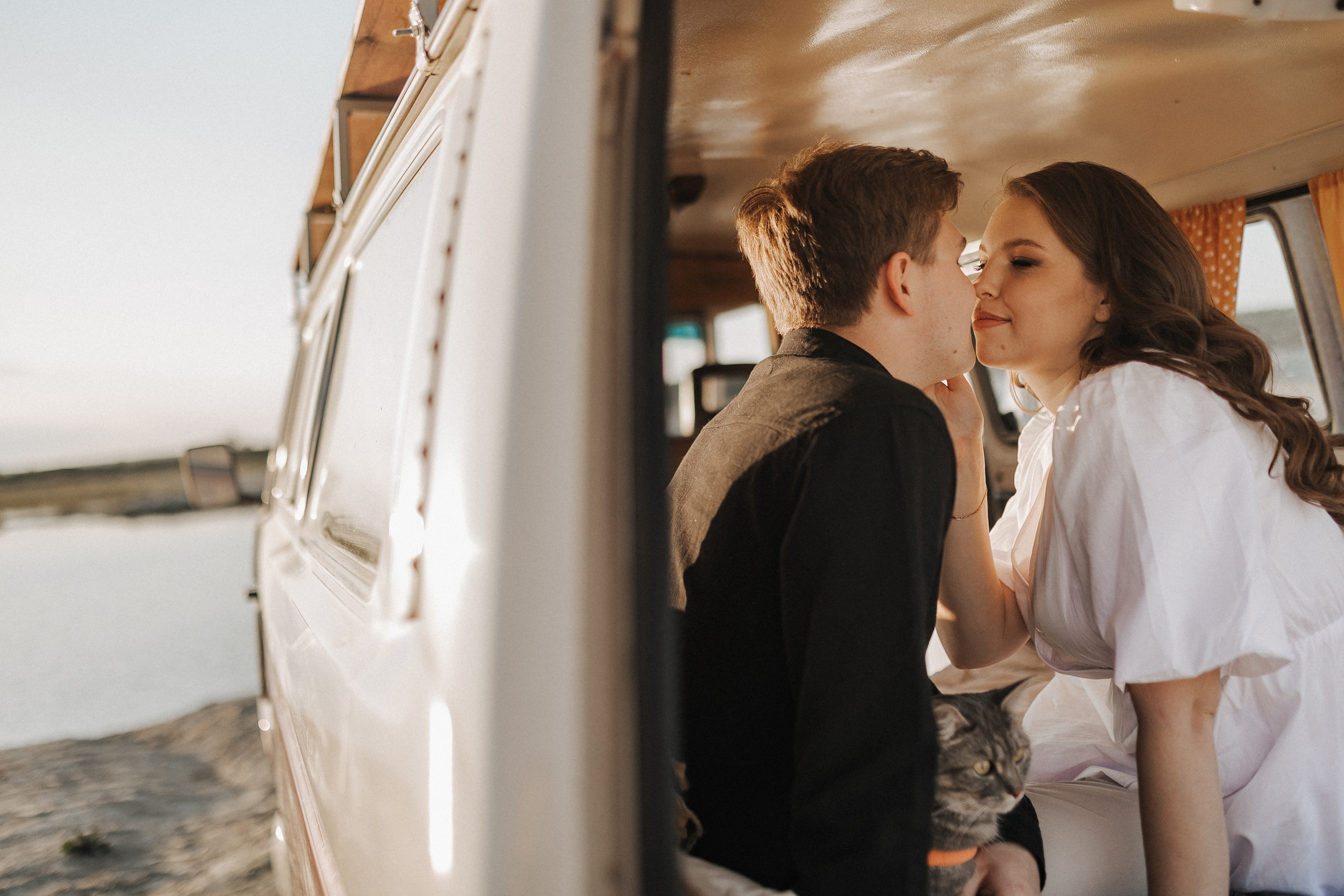 Фургон, пески и Зюзя. Свадебный фотограф в Москве и Екатеринбурге