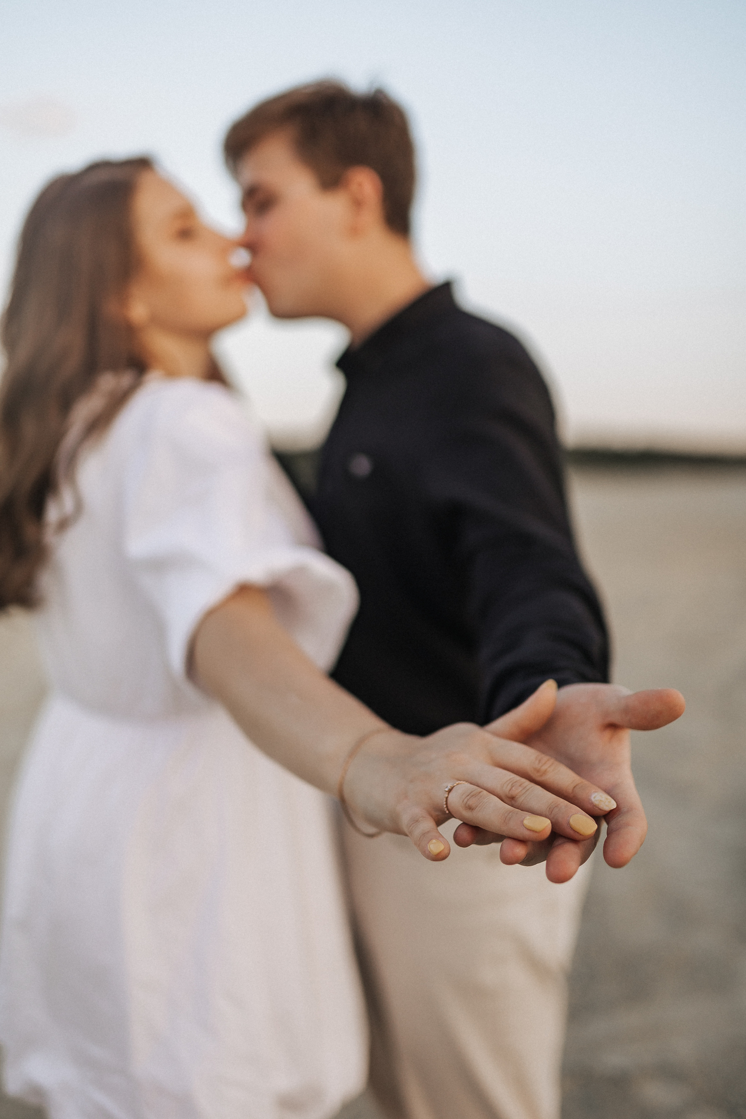 Фургон, пески и Зюзя. Свадебный фотограф в Москве и Екатеринбурге
