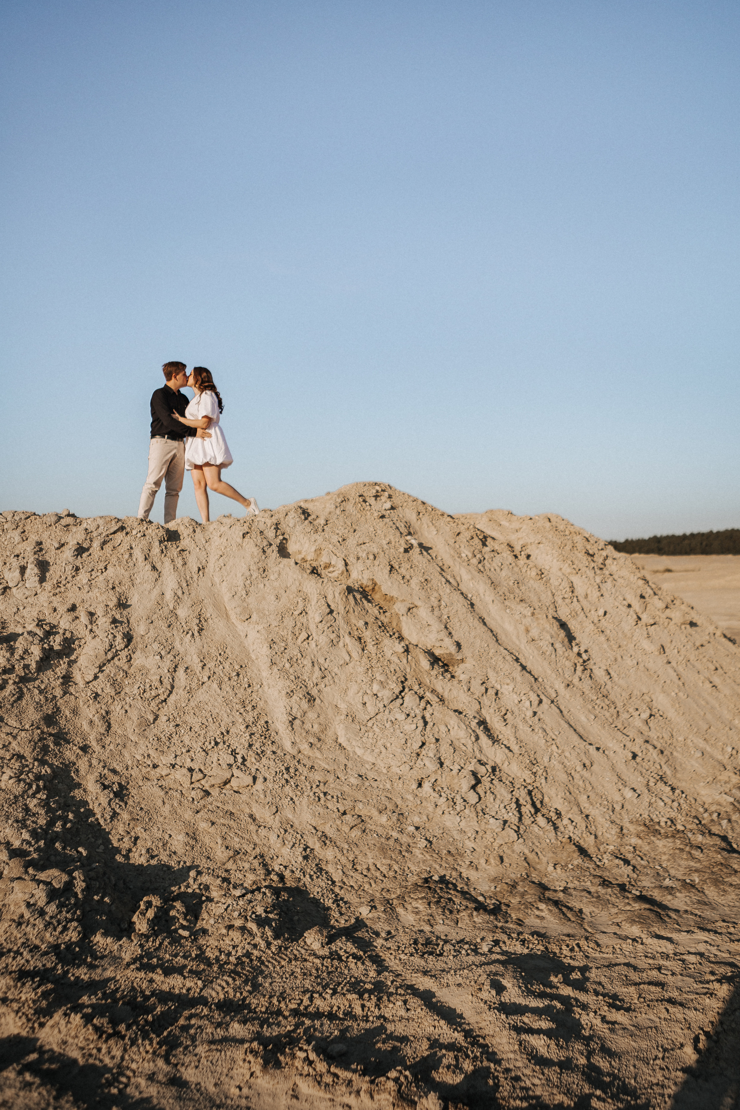 Фургон, пески и Зюзя. Свадебный фотограф в Москве и Екатеринбурге