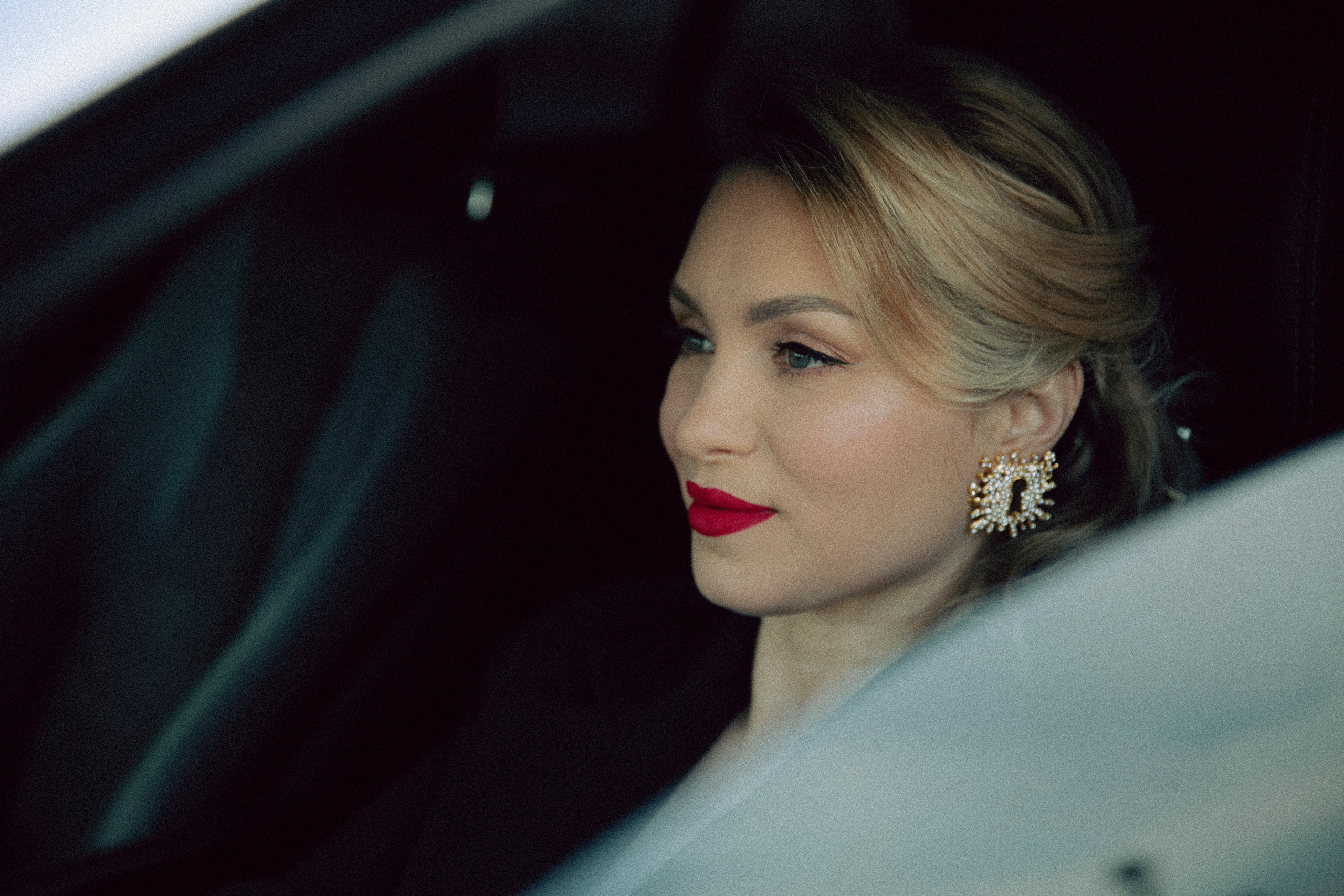 Марина. По следам Хельмута Ньютона. Евгения Мусатова — женский фотограф. Работаю в республике Удмуртия. Выезжаю на съемки в другие города