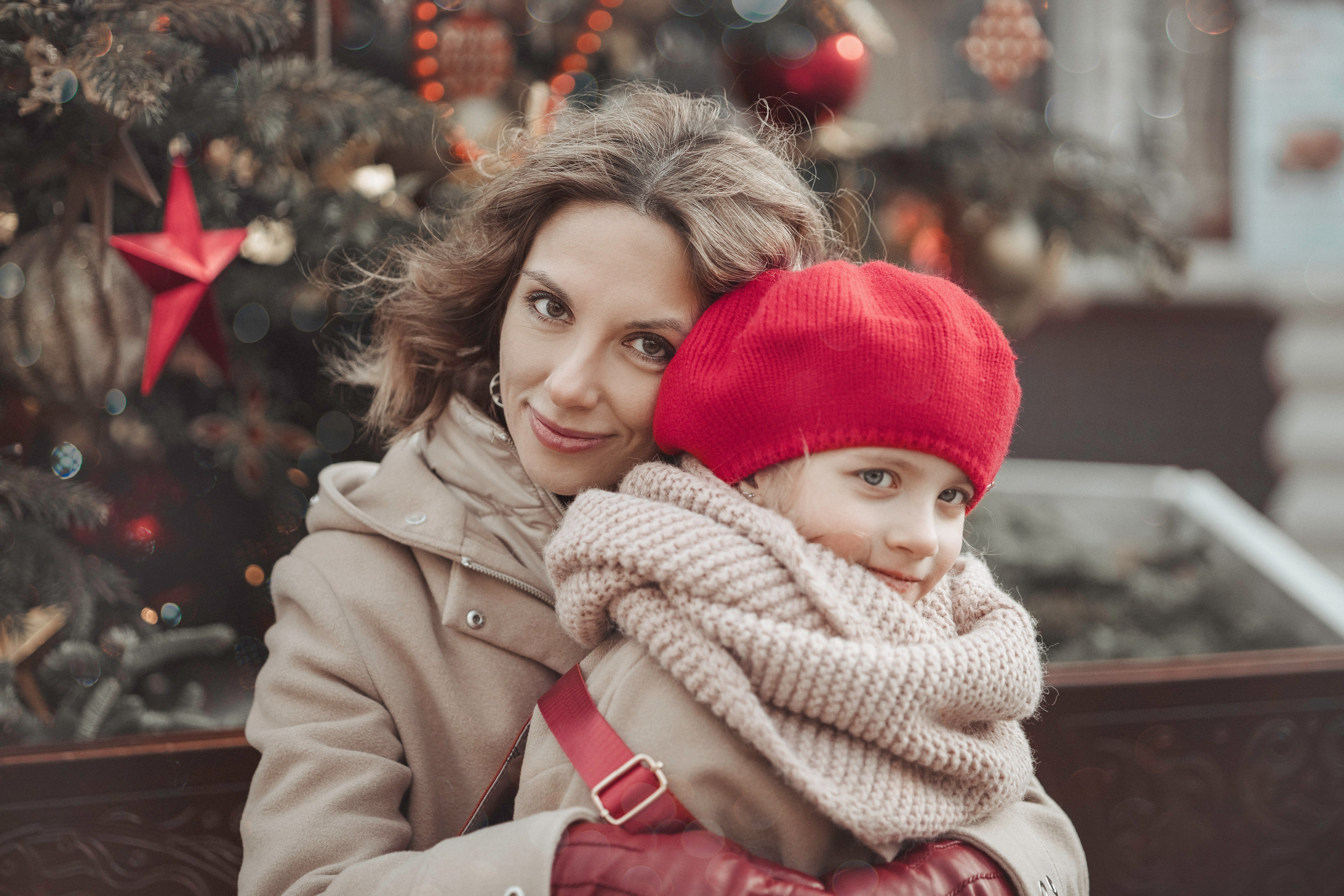 Зимняя прогулка с фотосессией по украшенному центру Москвы для мамы и дочки. Фотограф в Москве Мухина Ирина