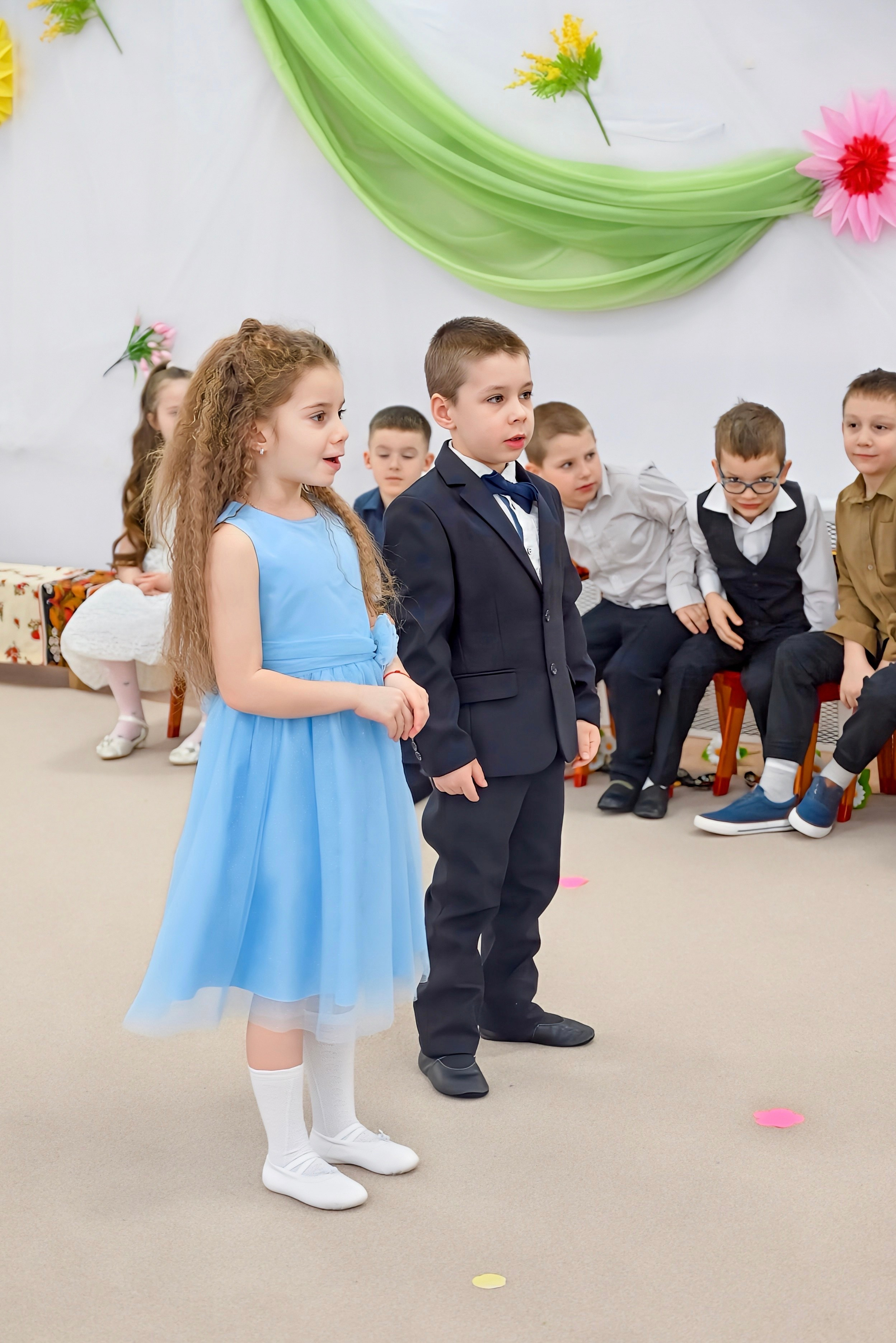 Праздник в группе Цветик семицветик. Семейный и детский фотограф Москва