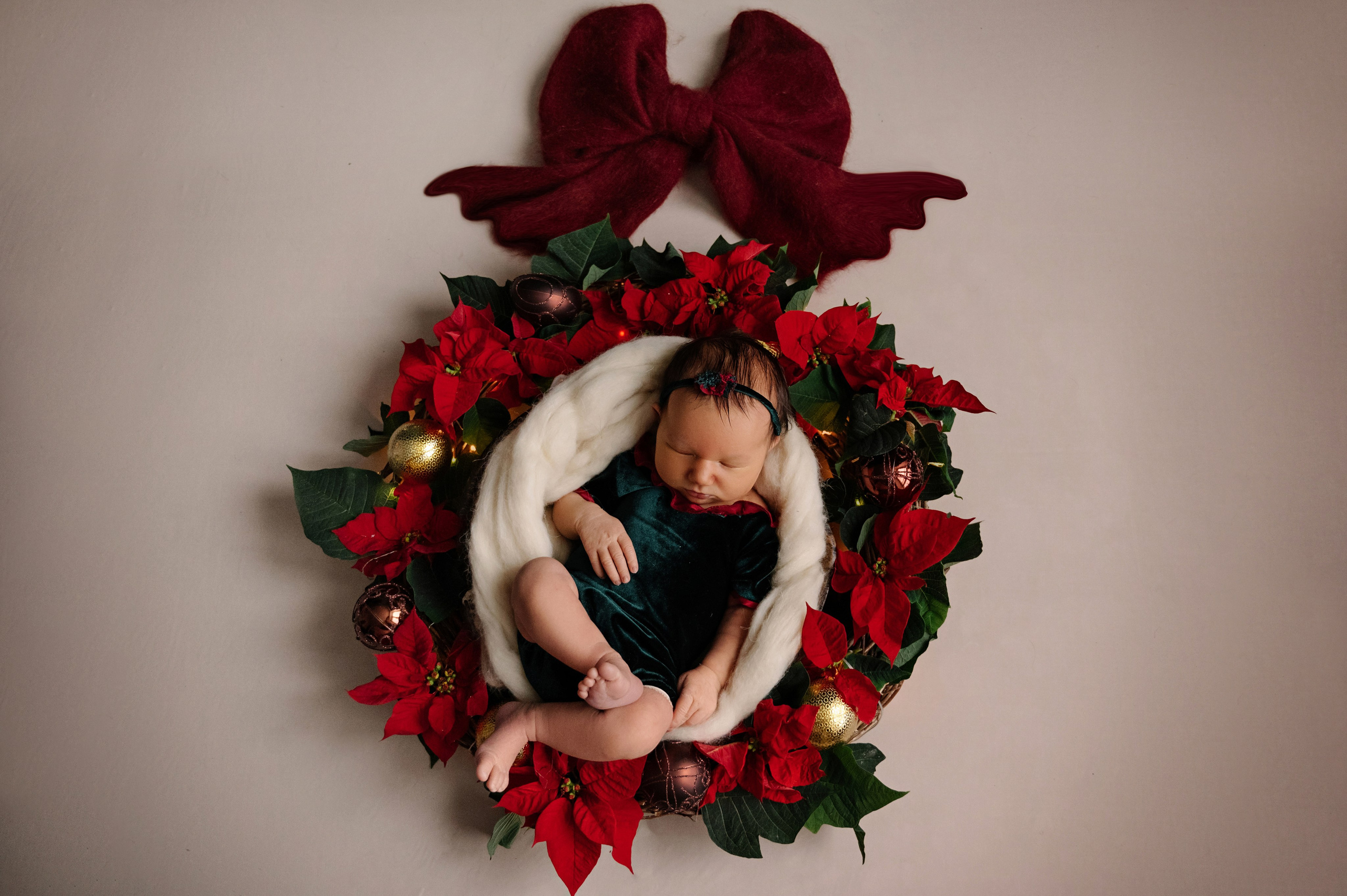 Newborn girl. Фотограф новорожденных малышей в Санкт-Петербурге