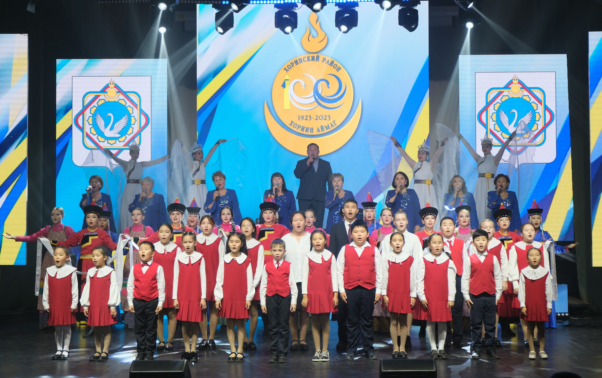 Концерт, посвященный 100-летию Хоринского района. Сэсэг — дочь степи | семейный фотограф