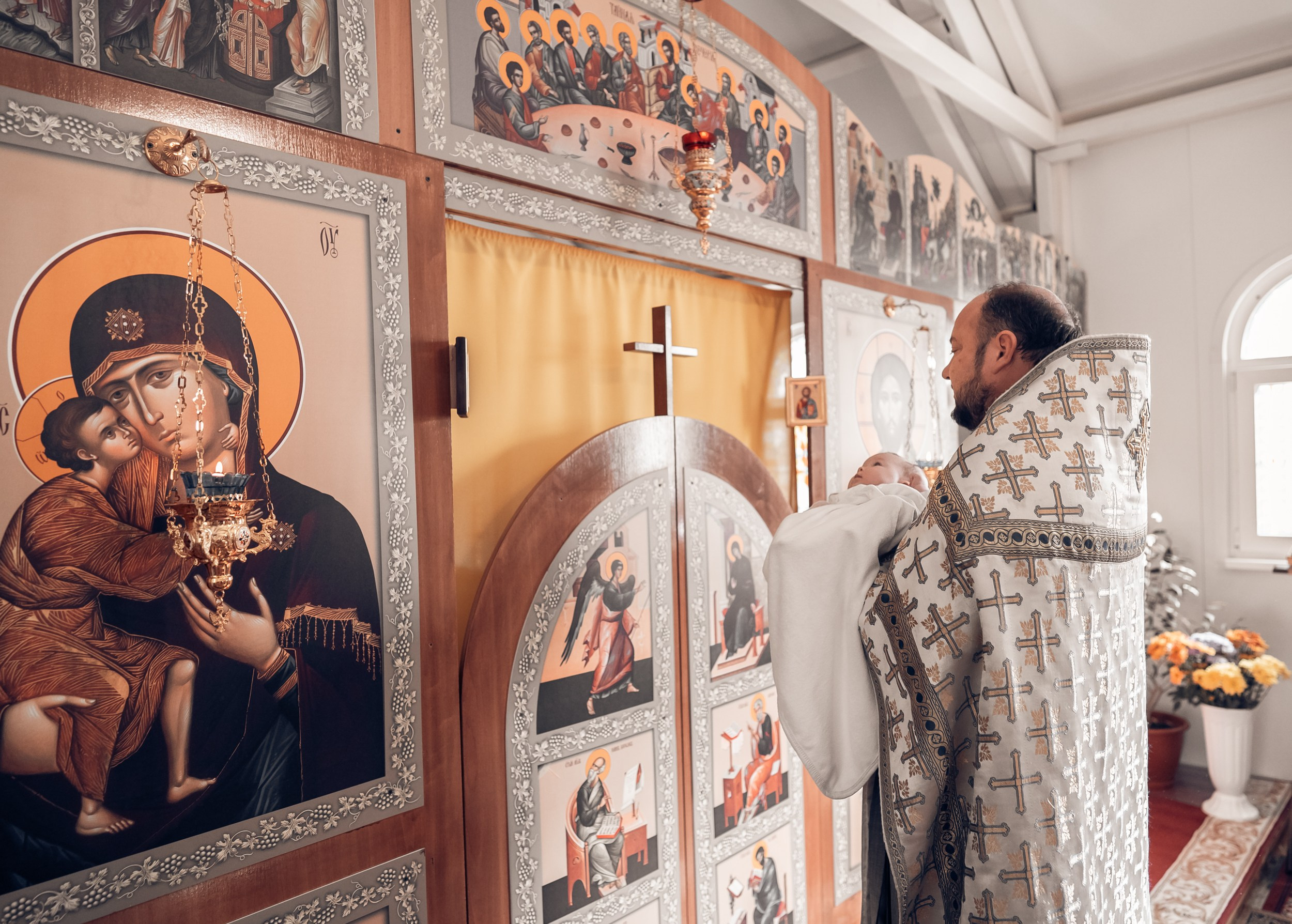 Крещение в храме Свт.Спиридона Тримифунтского г. Севастополь. Церковный фотограф Севастополь