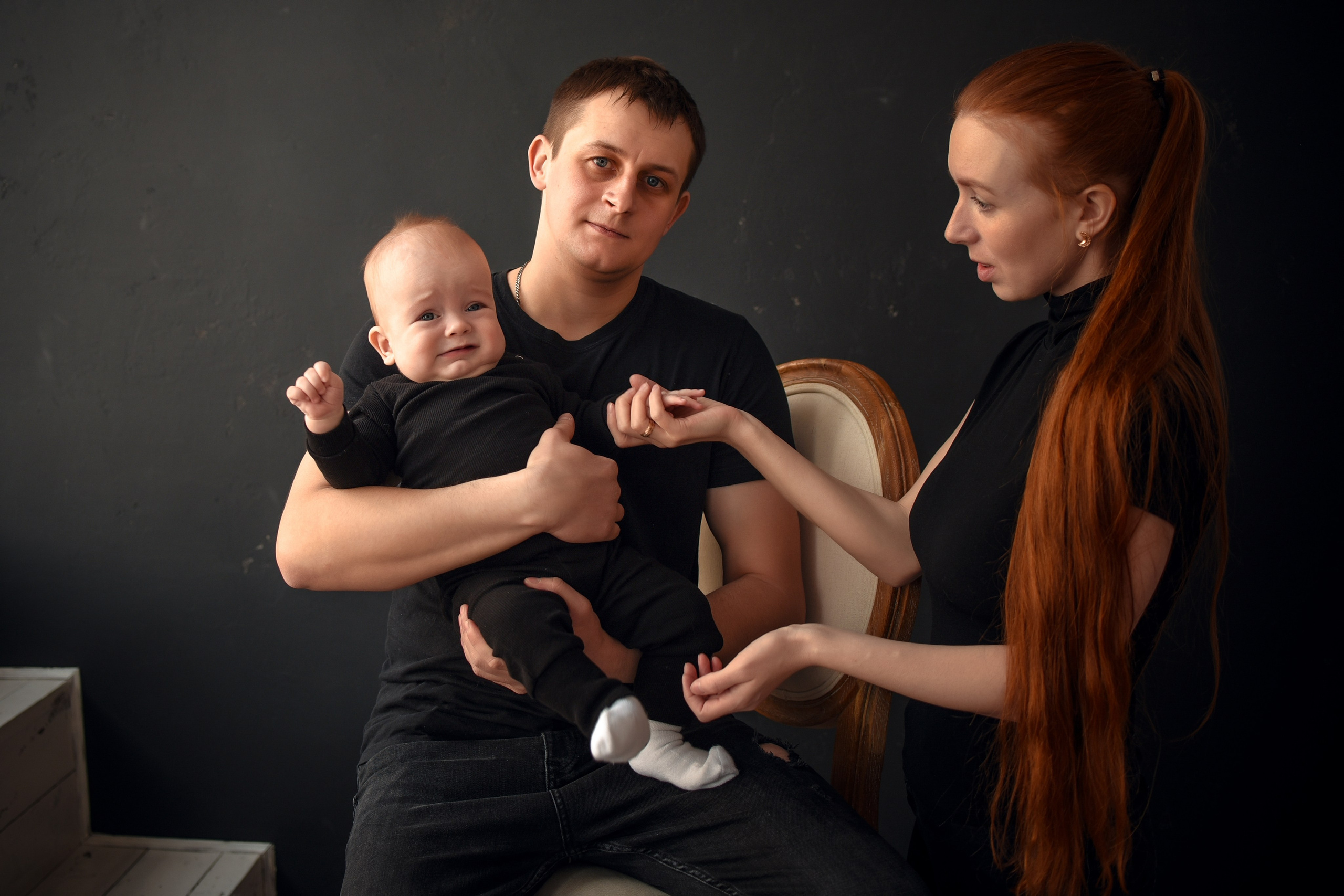 Семейная студийная фотосессия 3. Свадебный, семейный, детский, контент фотограф в Омске Максим Ильин