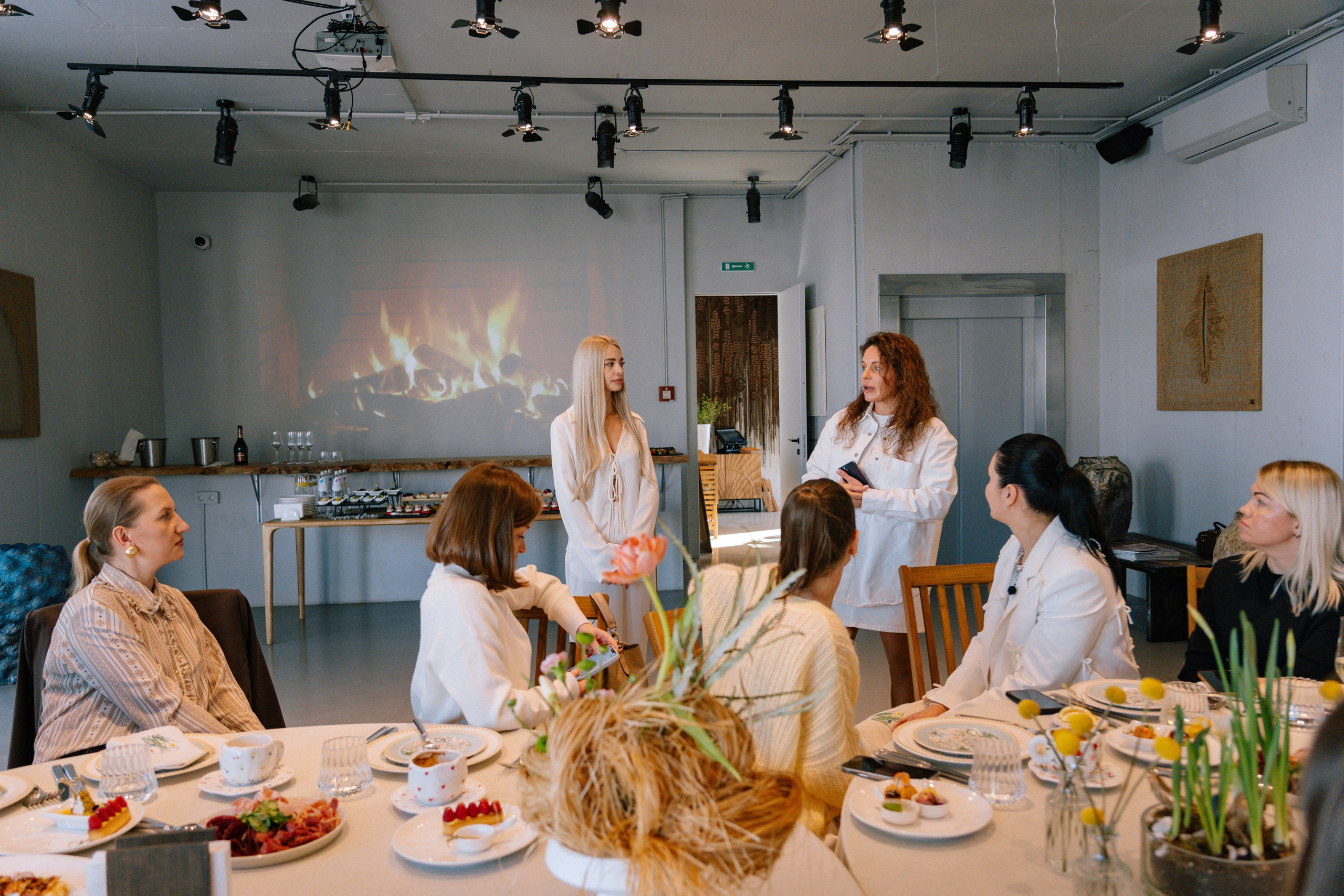 Бизнес завтрак в пространстве АЯ в Сколково