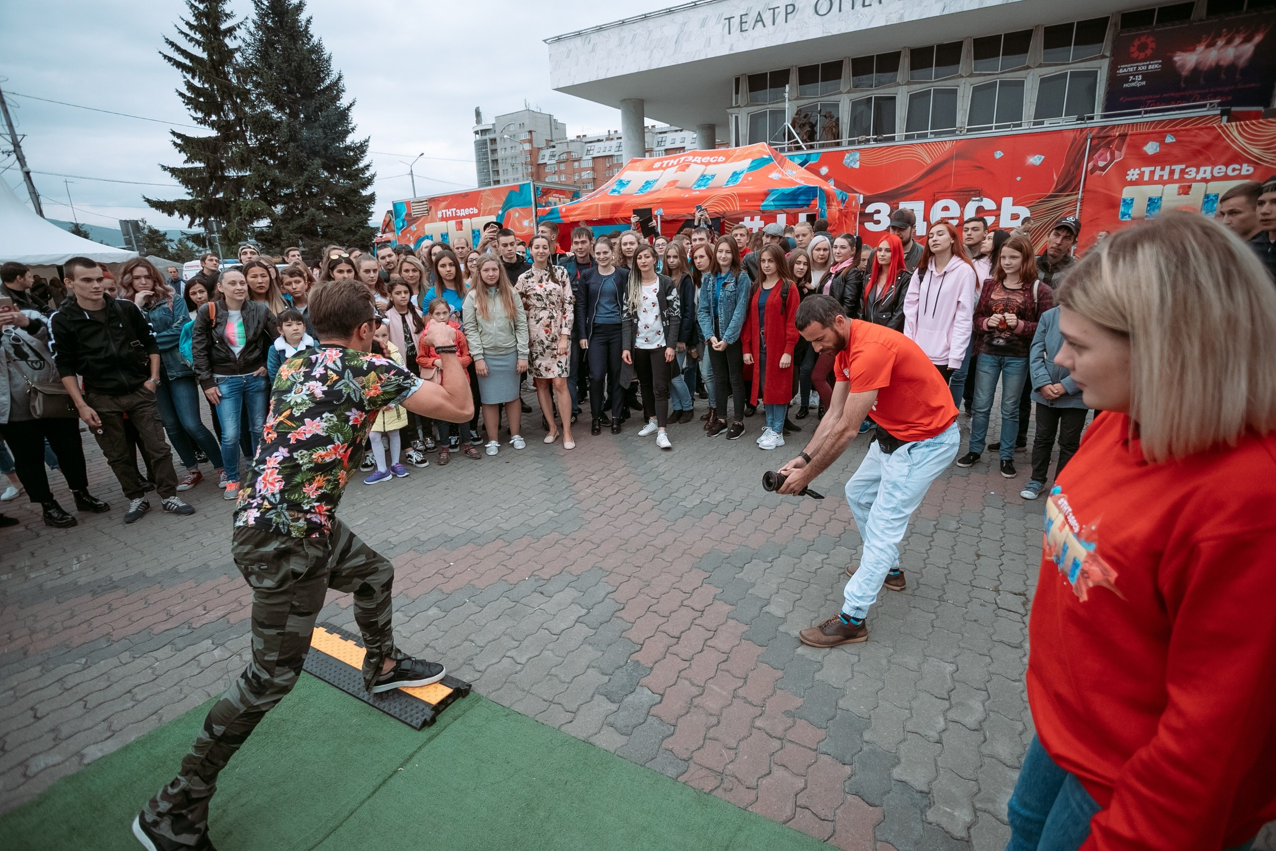 Попади на ТНТ @ Театральная площадь. Репортажный фотограф Максим Полянский. Москва, Санкт-Петербург, Красноярск