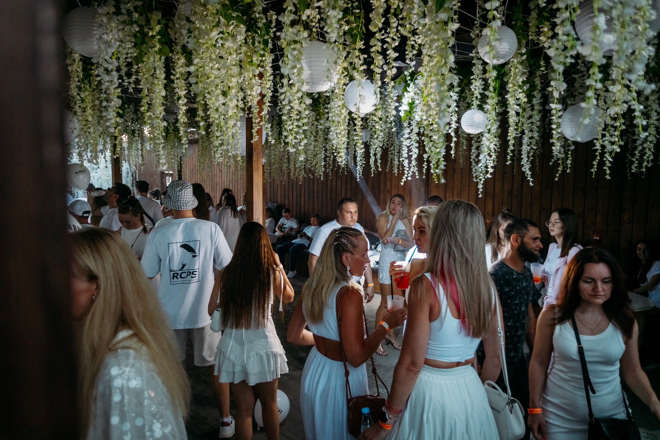 White Party @ Бархат парк. Репортажный фотограф Максим Полянский. Москва, Санкт-Петербург, Красноярск