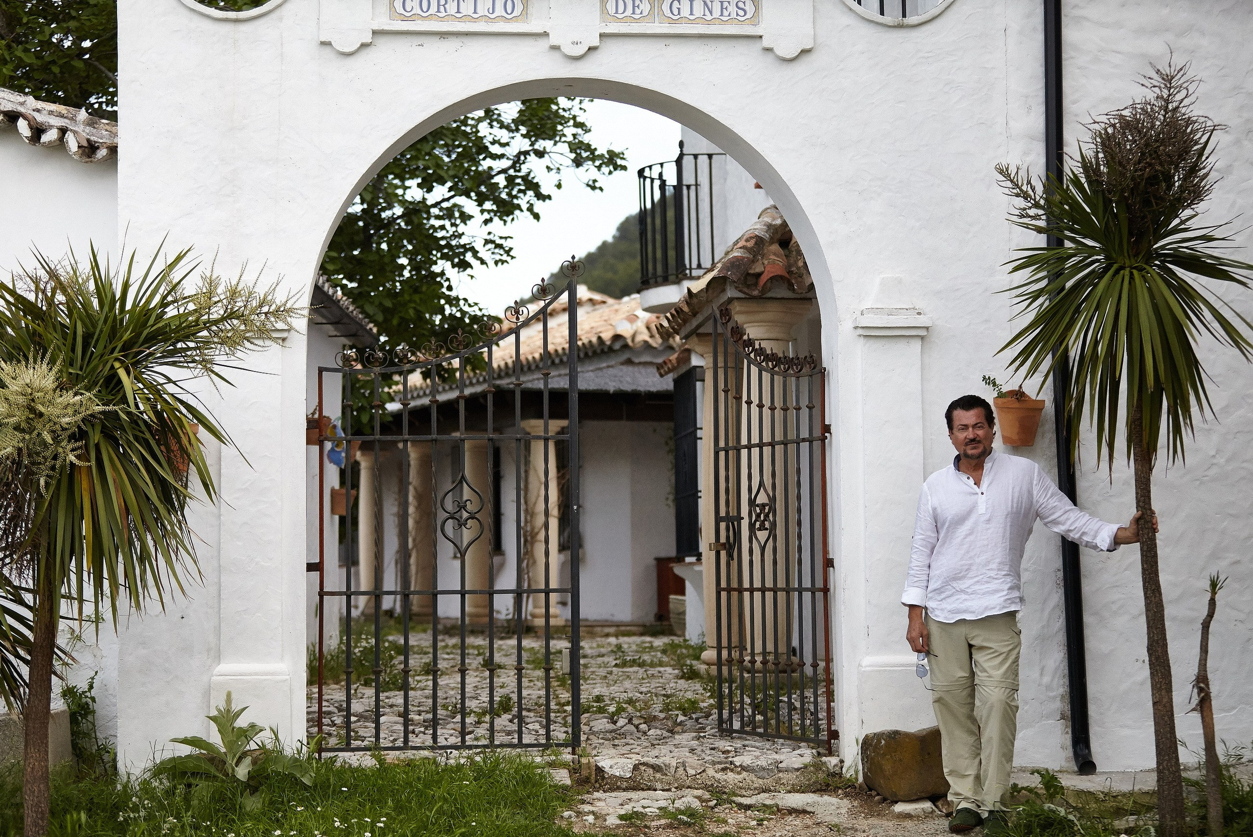 Ginnes Serran-Pagan. Художник. Скульптор. Поэт. Философ. Фотографирую масштабные события, людей и их истории по всему миру. Константин Трубников